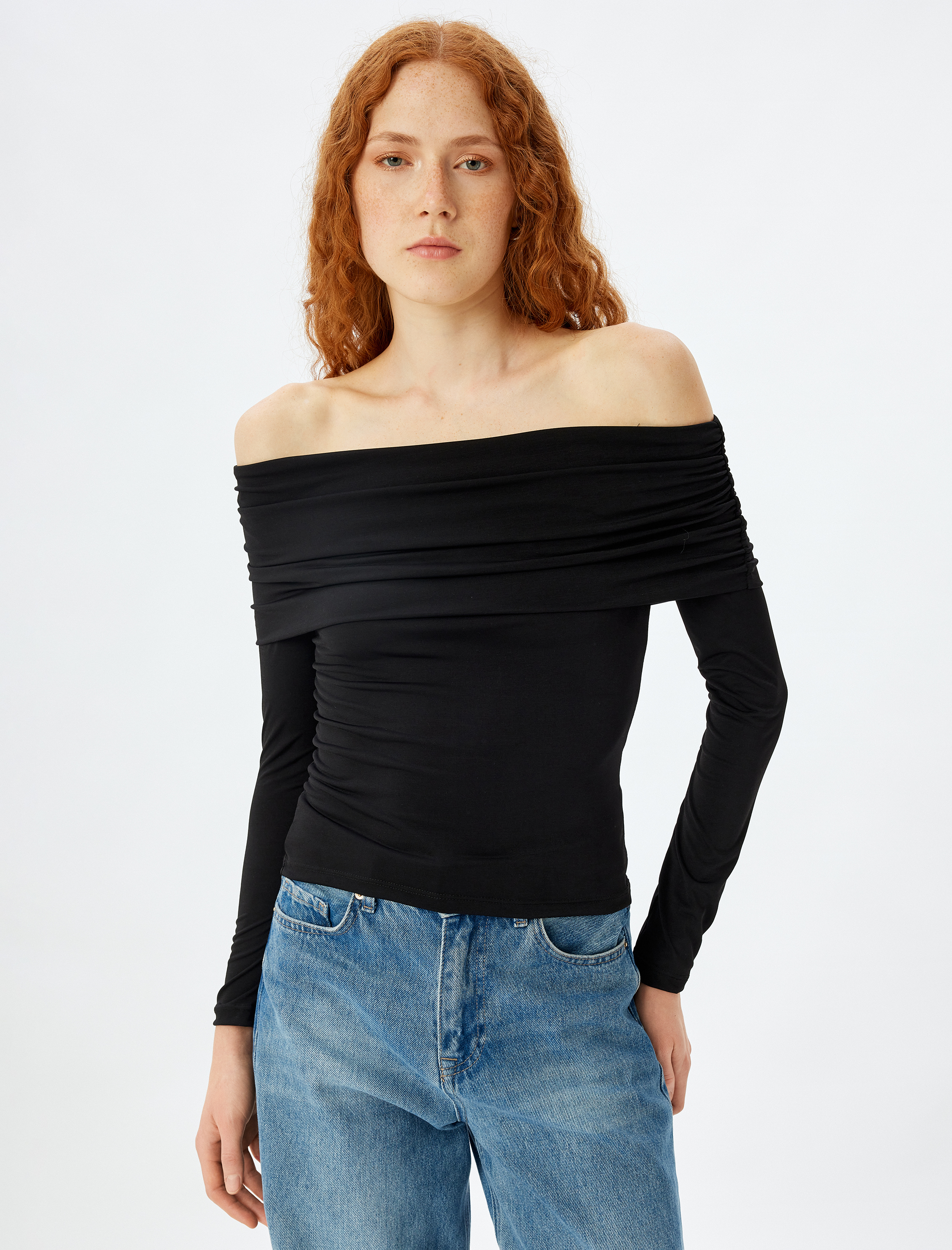 Madonna Yaka Omzu Açık Bluz Uzun Kollu Kat Detaylı