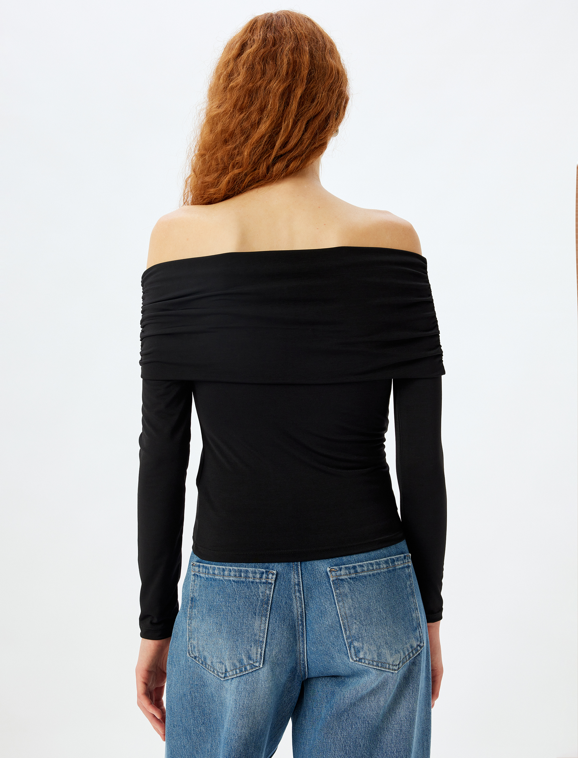 Madonna Yaka Omzu Açık Bluz Uzun Kollu Kat Detaylı