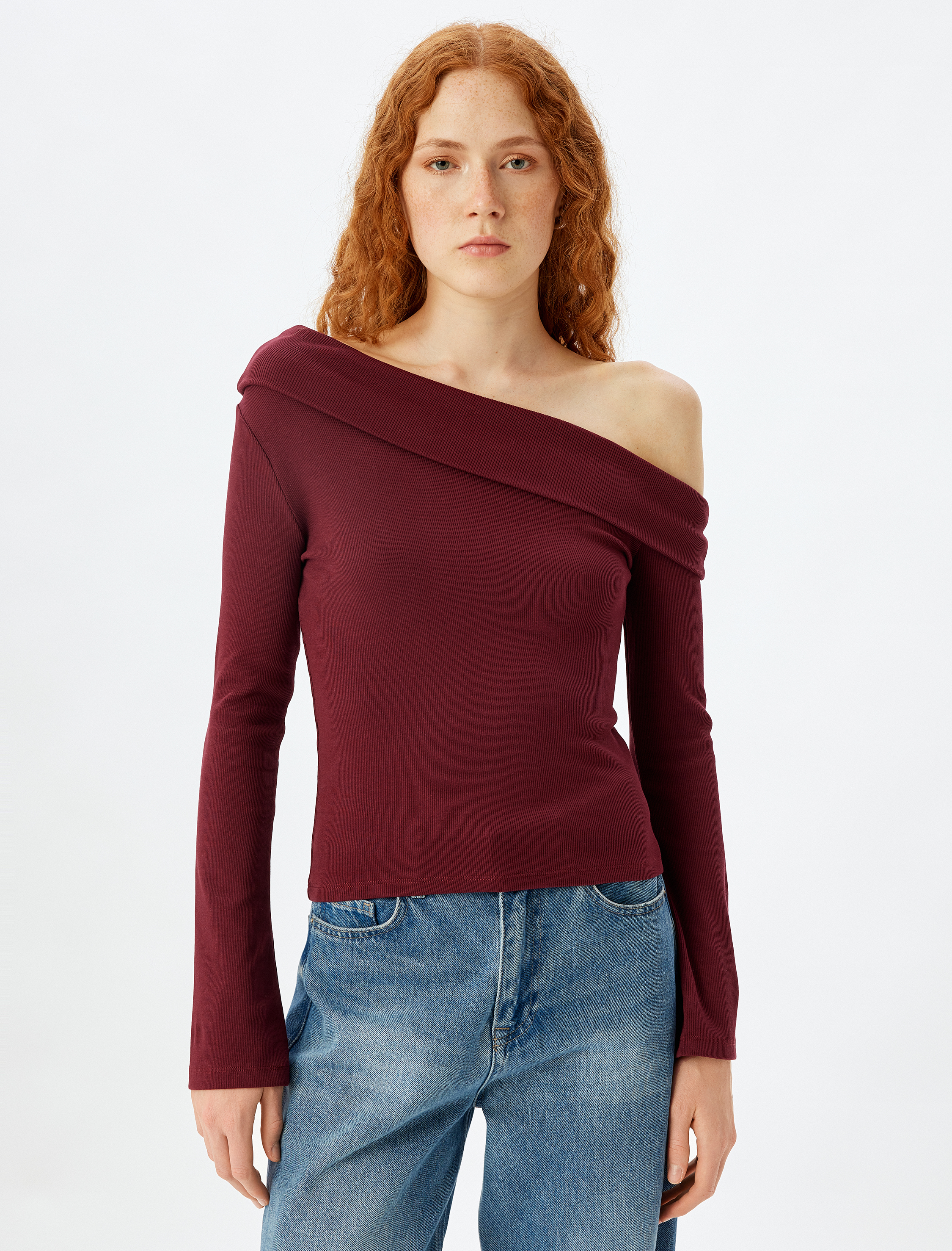   Madonna Yaka Omzu Açık Tişört Kat Detaylı Fitilli Uzun Kollu Slim Fit