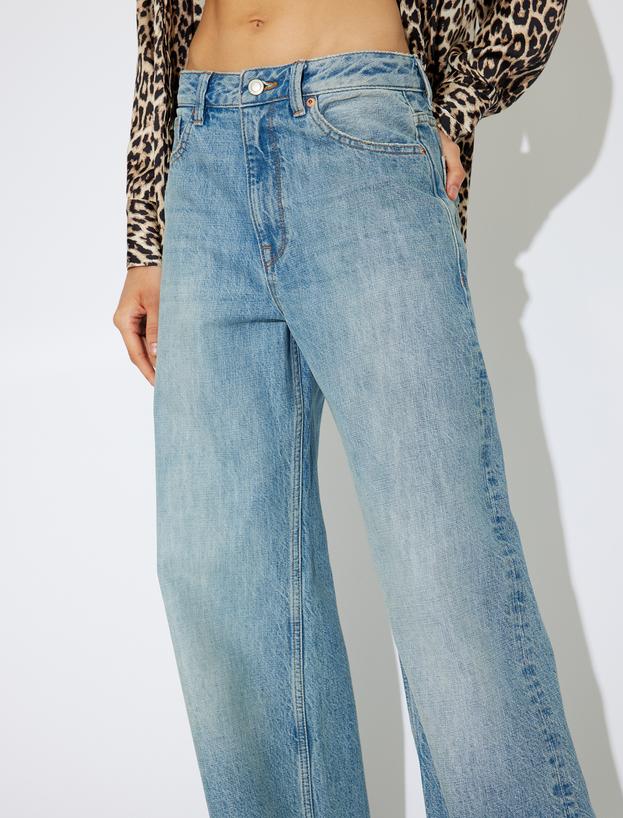 Koton X Zeynep Bastık - Geniş Paça Oversize Kot Pantolon Düğmeli Cep Detaylı - Wide Leg Jeans_4