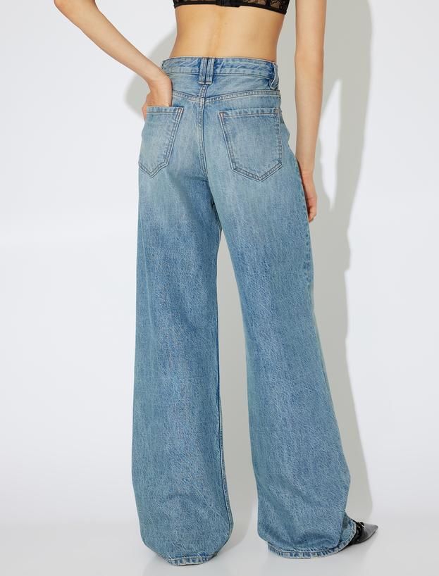 Koton X Zeynep Bastık - Geniş Paça Oversize Kot Pantolon Düğmeli Cep Detaylı - Wide Leg Jeans_3