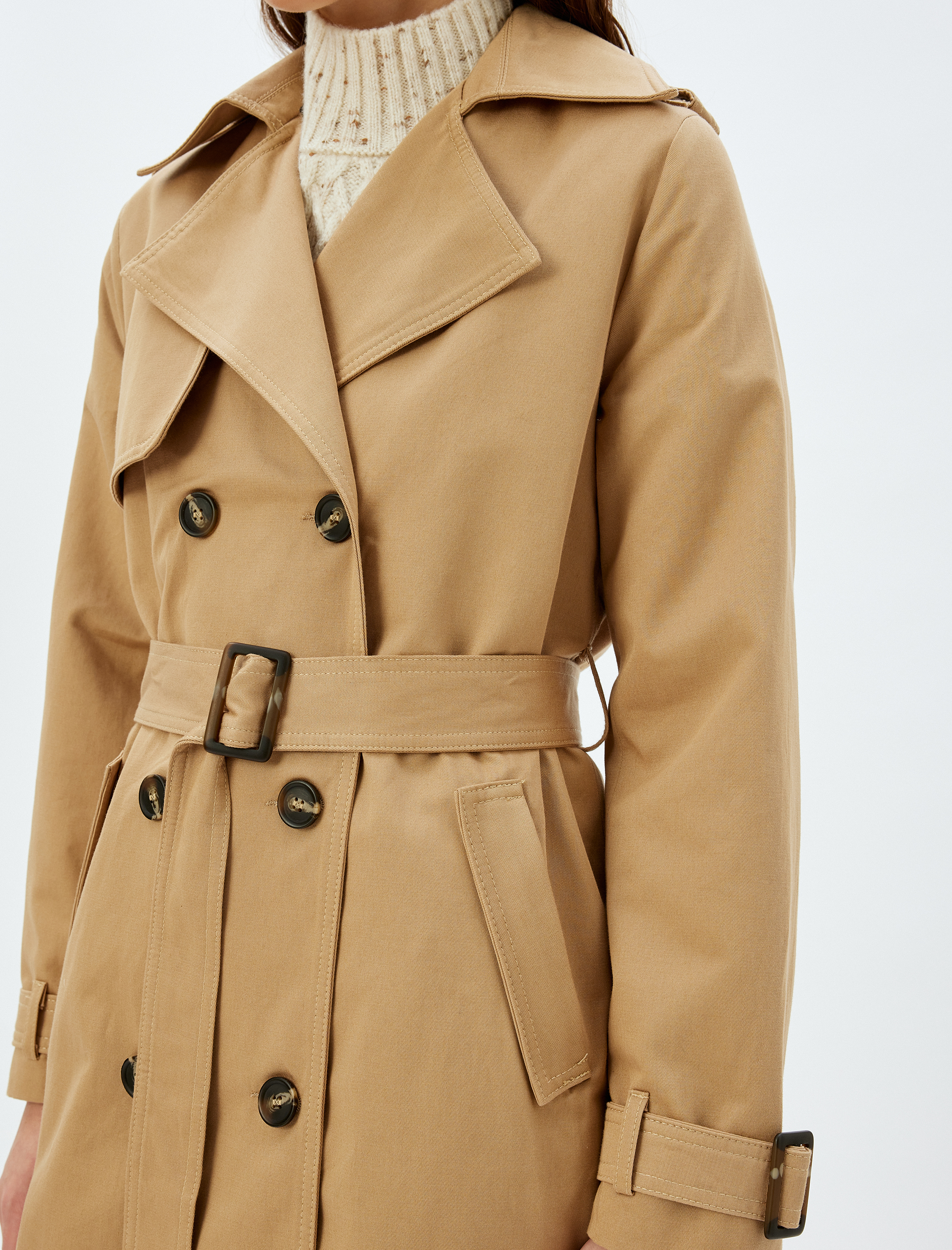   Koton X Sima Tarkan - Düğmeli Kuşak Detaylı Cepli Kruvaze Ekstra Uzun Trençkot