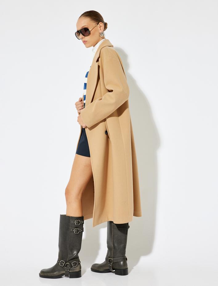  Koton X Sima Tarkan -  Cepli Düğmeli Uzun Kruvaze Kaşe Kaban