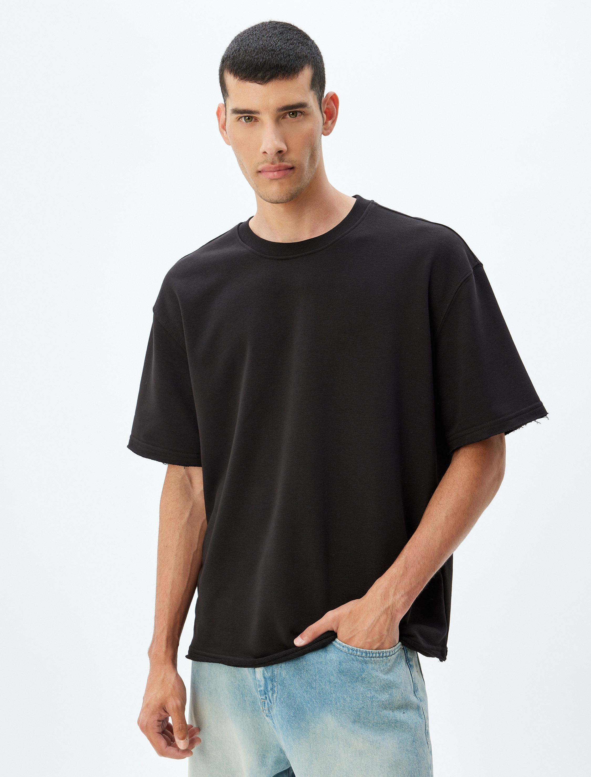   Oversize Tişört Bisiklet Yaka Kısa Kollu Pamuklu Tok Kumaş