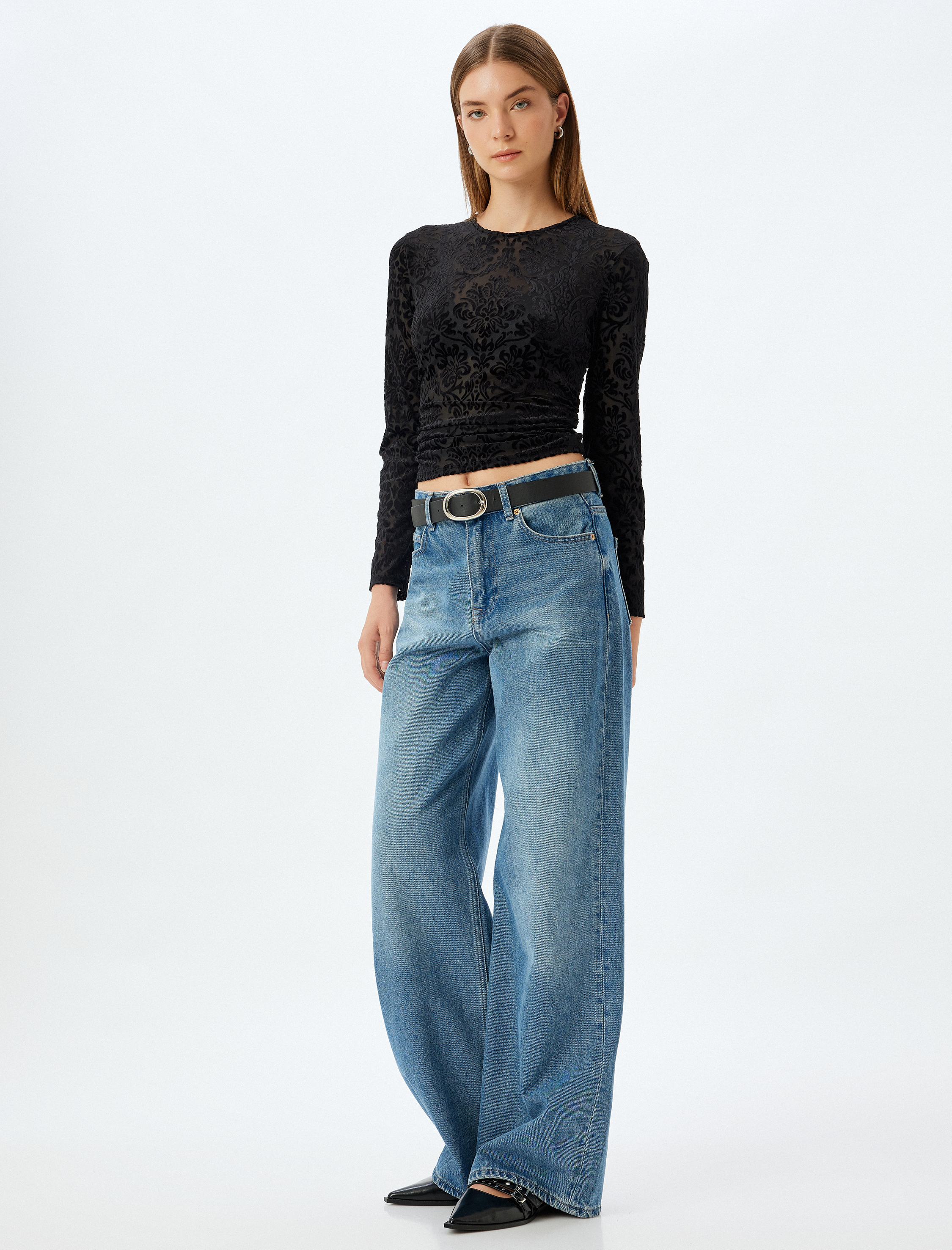   Uzun Kollu Yuvarlak Yaka Slim Fit Yarı Transparan Floral Kadife Body