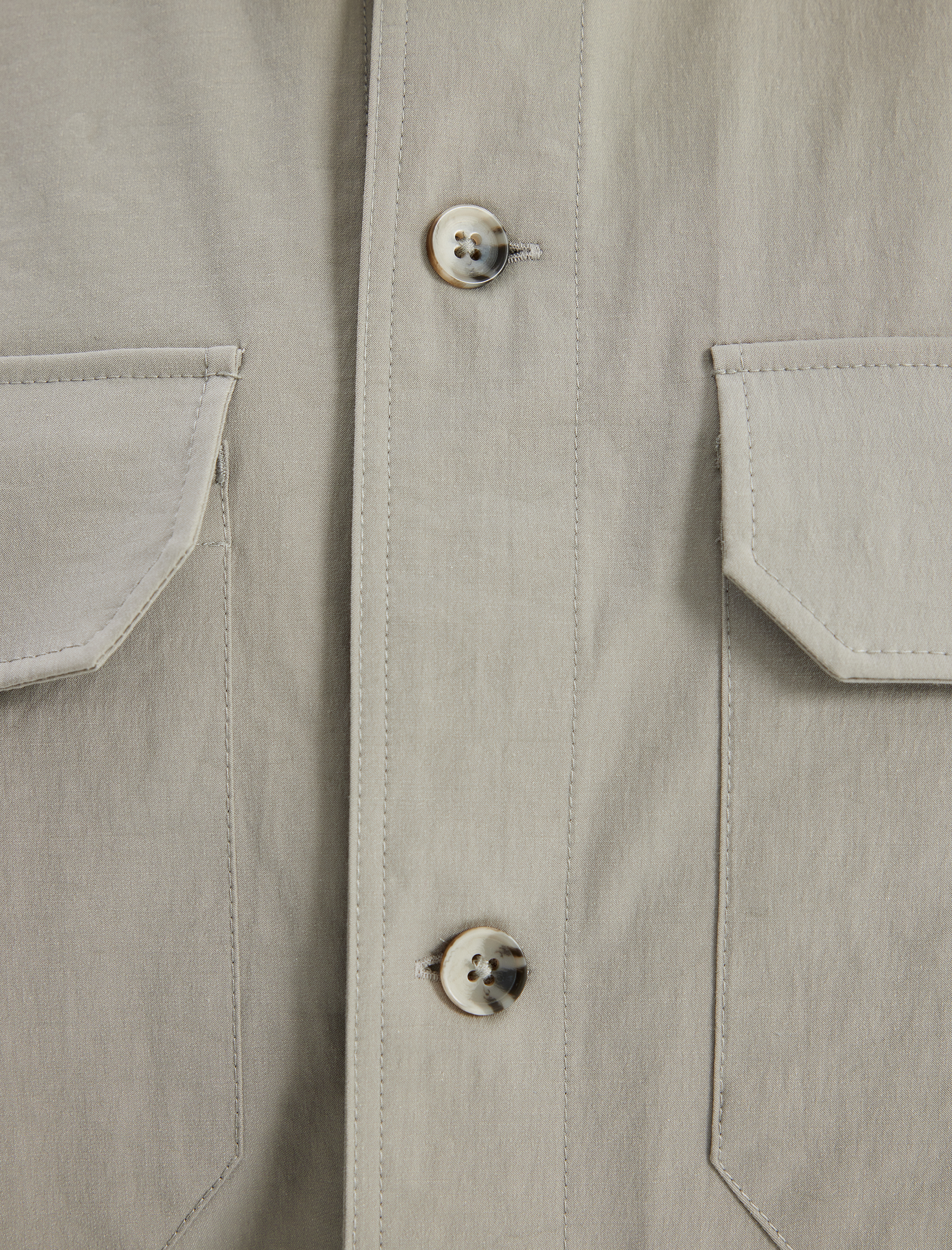 Uzun Kollu Gömlek Kapaklı Cep Detaylı Viskon Karışımlı Regular Fit