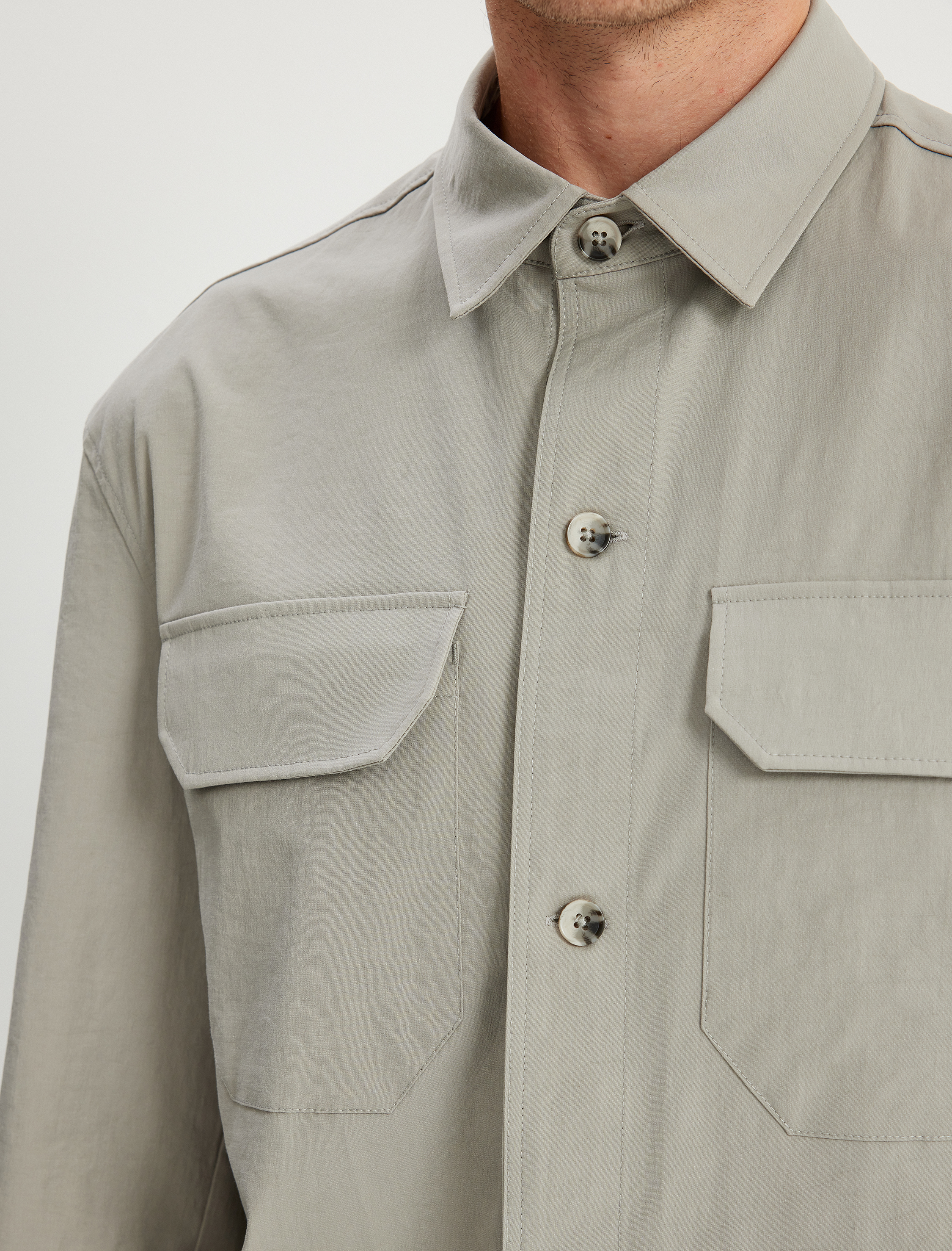 Uzun Kollu Gömlek Kapaklı Cep Detaylı Viskon Karışımlı Regular Fit