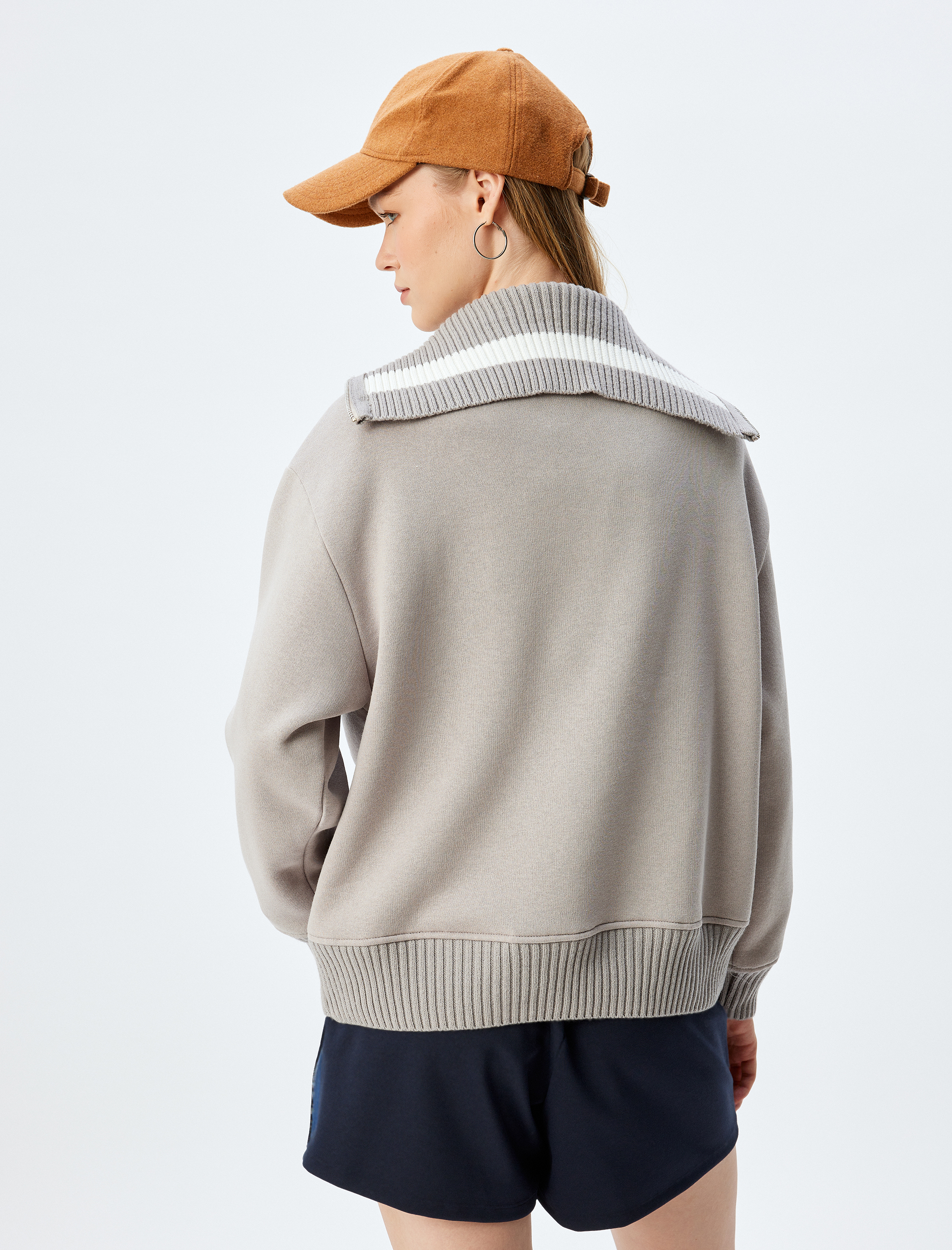   Şardonlu Yarım Fermuarlı Sweatshirt Oversize Kolej Baskılı