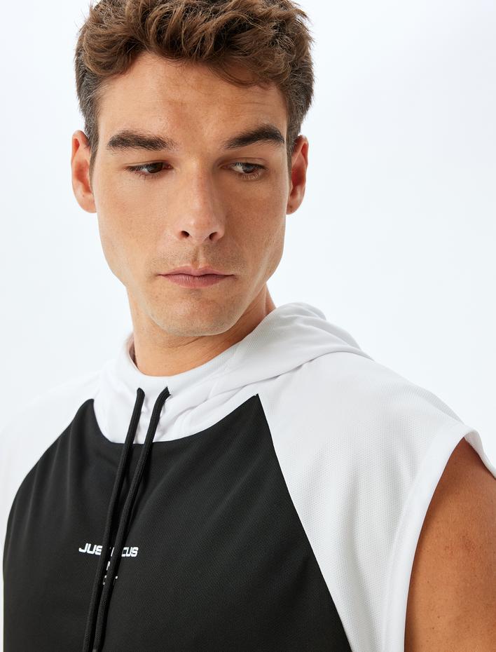  Spor Tişört Oversize Kapşonlu Kolsuz Slogan Baskılı Renk Kontrastlı