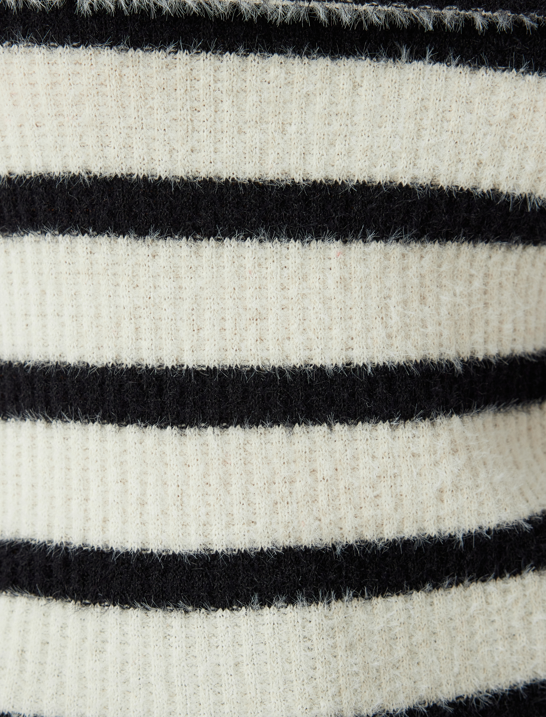   Koton X Sibil Çetinkaya - Slim Fit Uzun Kollu Omzu Açık Peluş Kazak