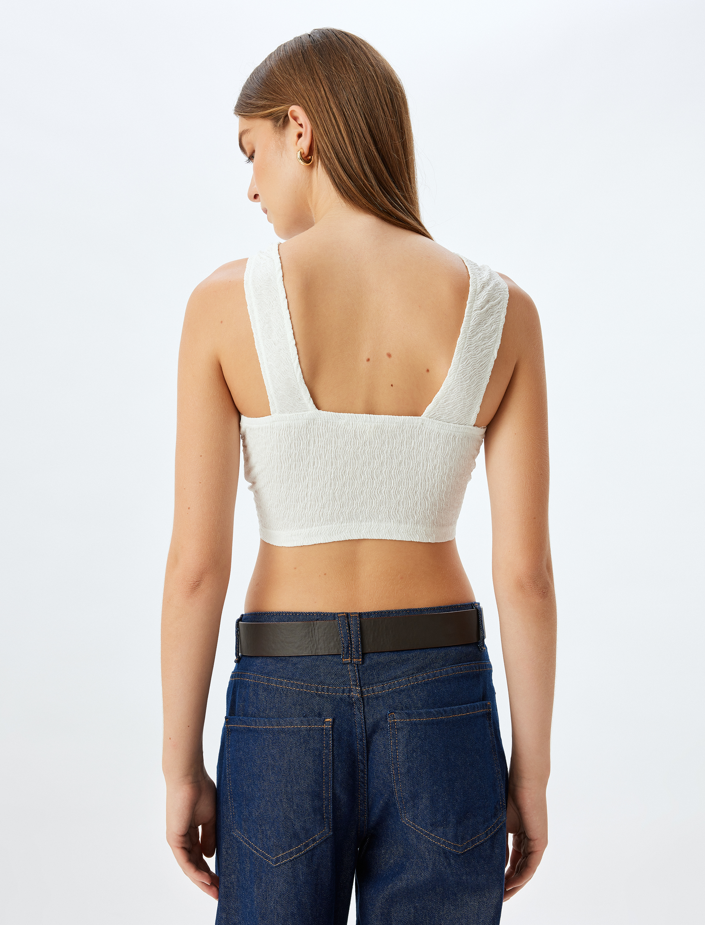 Dokulu Slim Fit Yuvarlak Yaka Sırt Detaylı Kolsuz Crop Üst