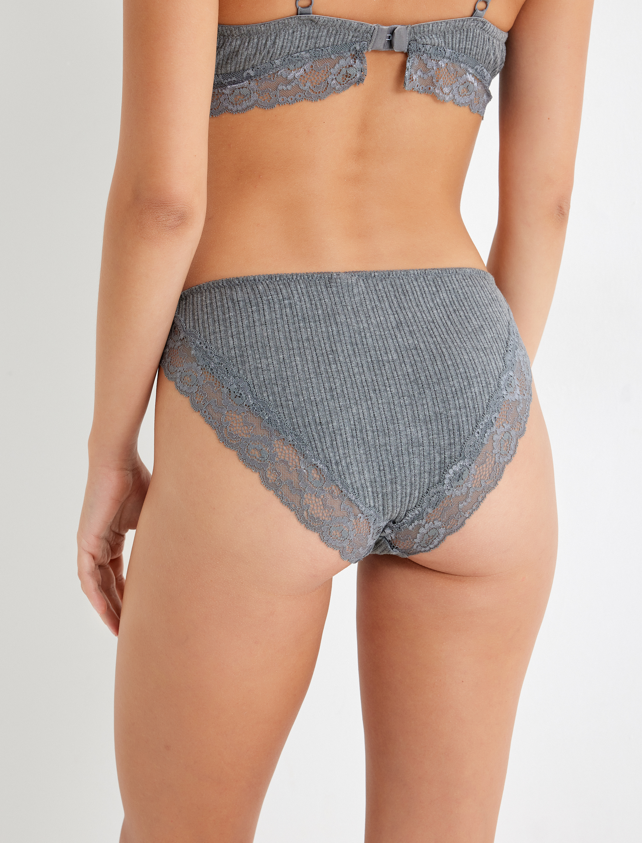   Brief Külot Pamuklu Dantel Detaylı