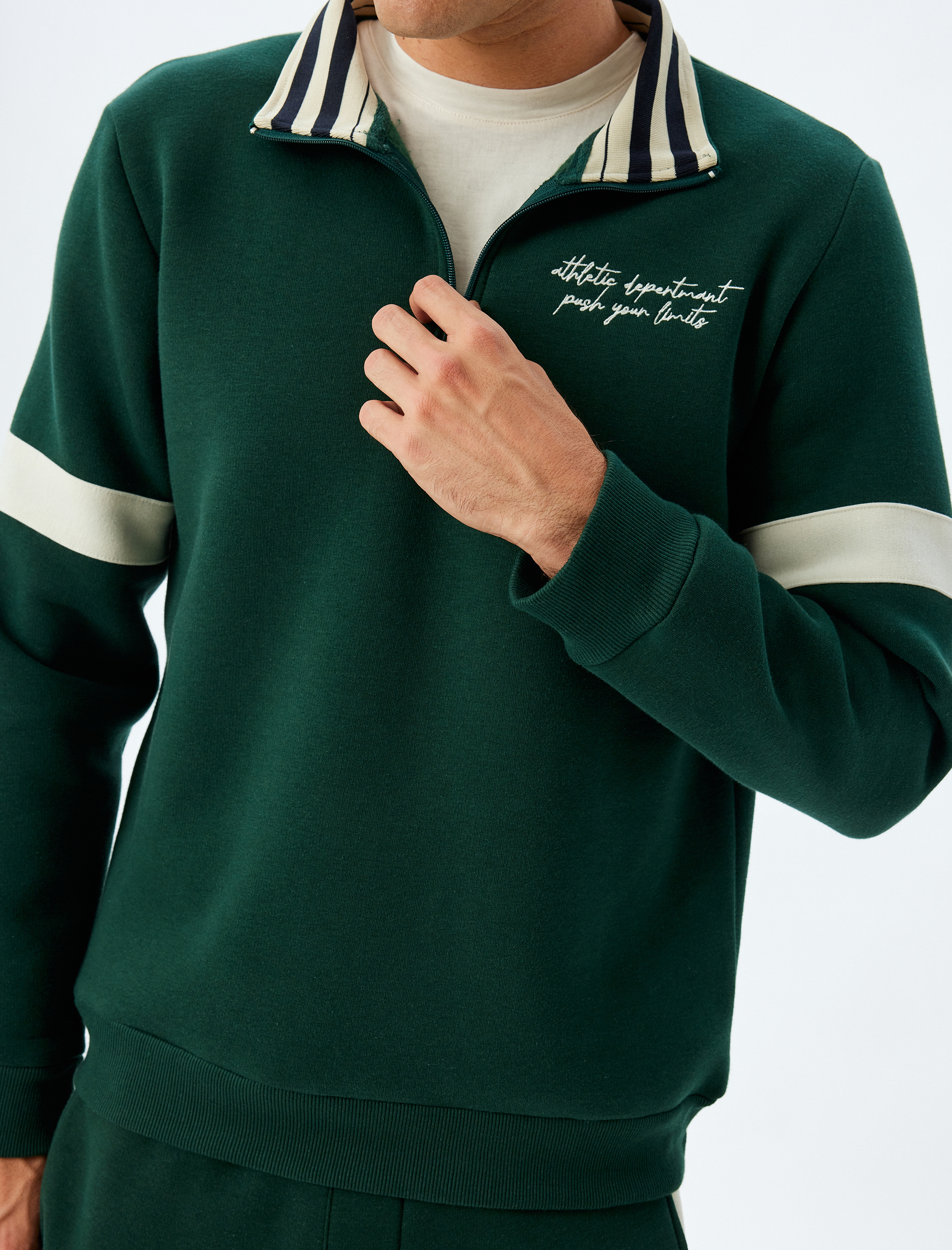   Yarım Fermuarlı Yaka Sweatshirt Slogan İşlemeli Şardonlu Pamuk Karışımlı