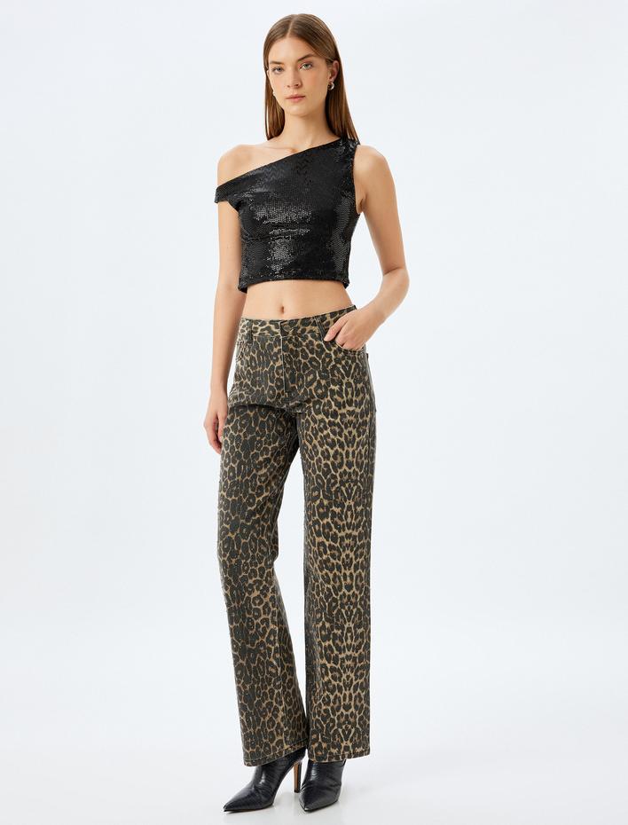  Koton X İnji - Pullu Payetli Kayık Yaka Crop Kolsuz Slim Fit Bluz