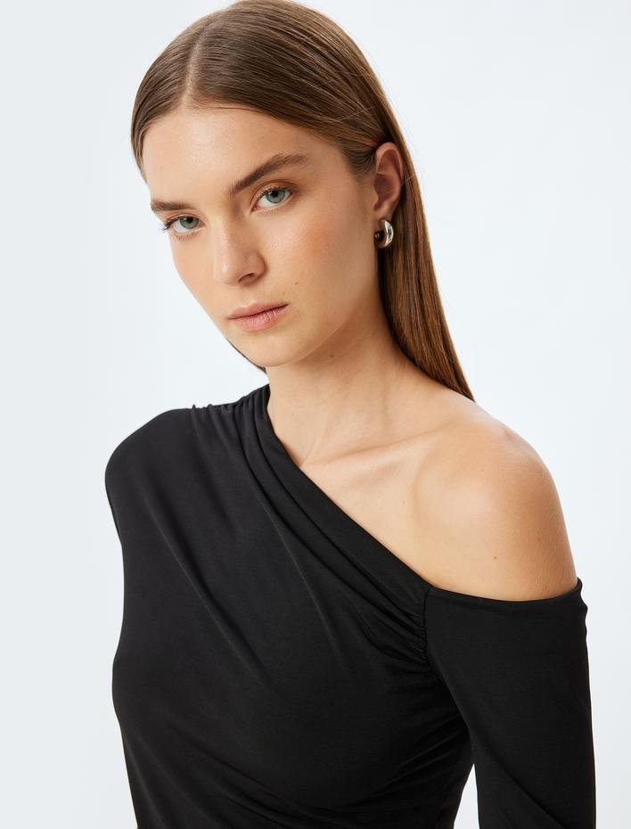  Asimetrik Omzu Açık Bluz Uzun Kollu