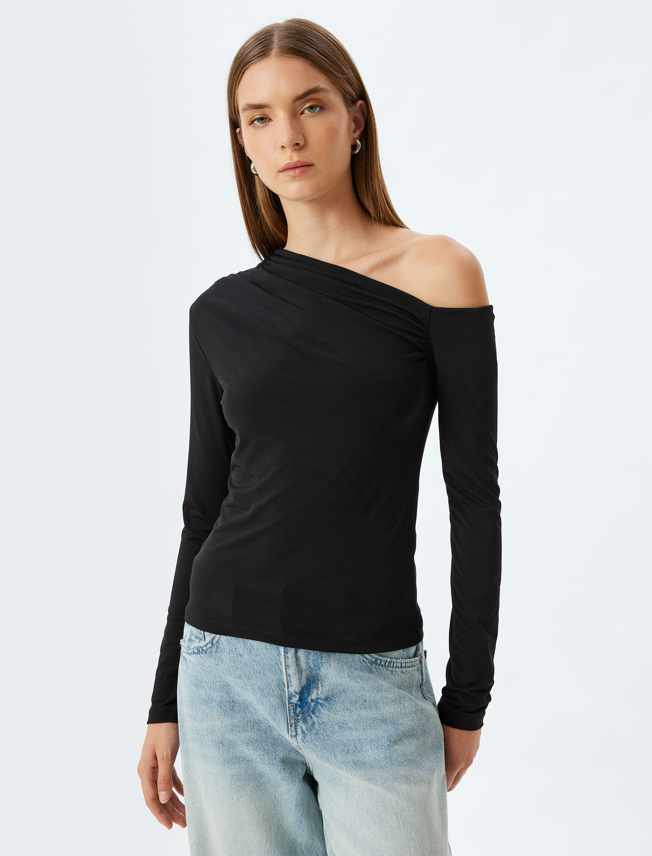 Asimetrik Omzu Açık Bluz Uzun Kollu