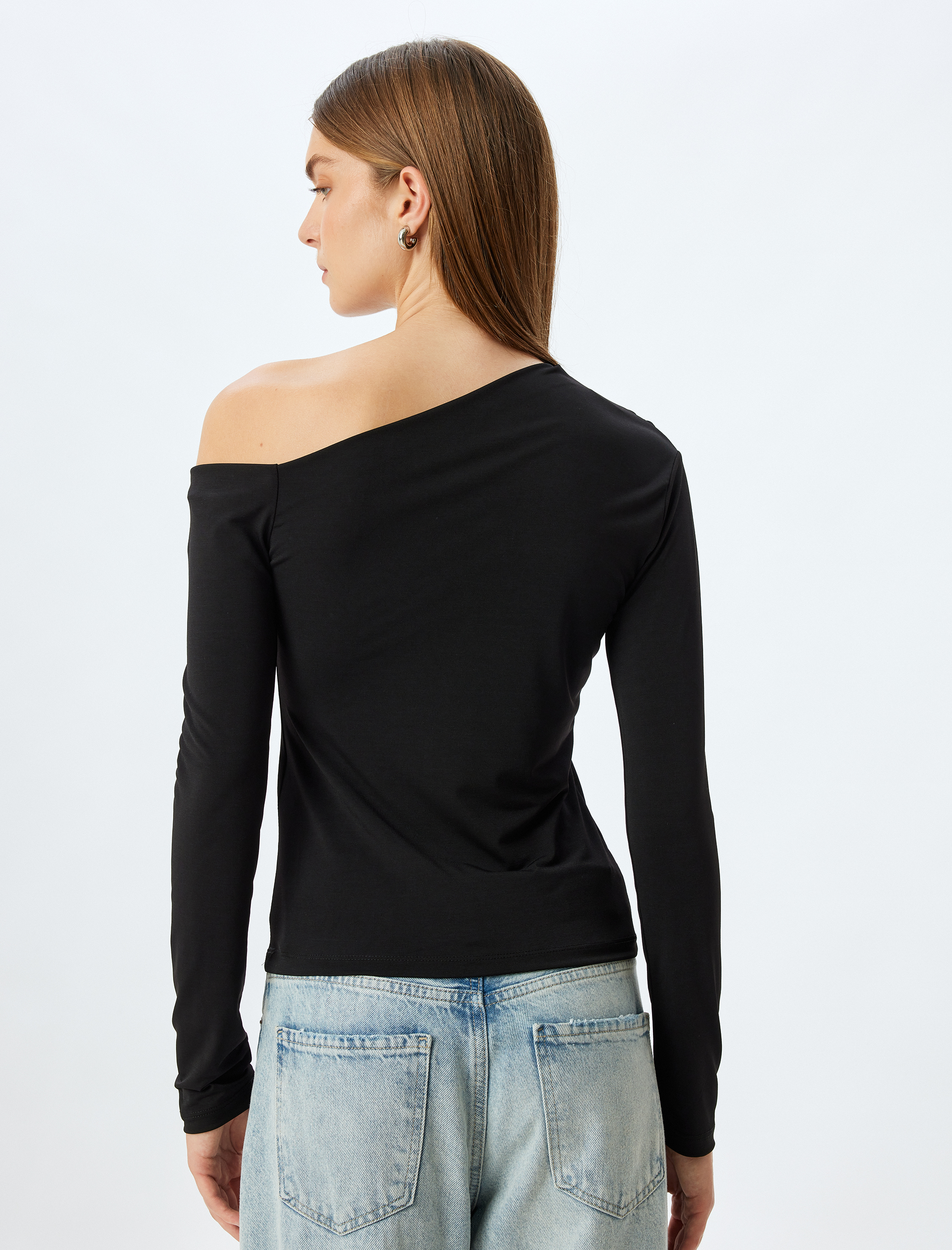 Asimetrik Omzu Açık Bluz Uzun Kollu