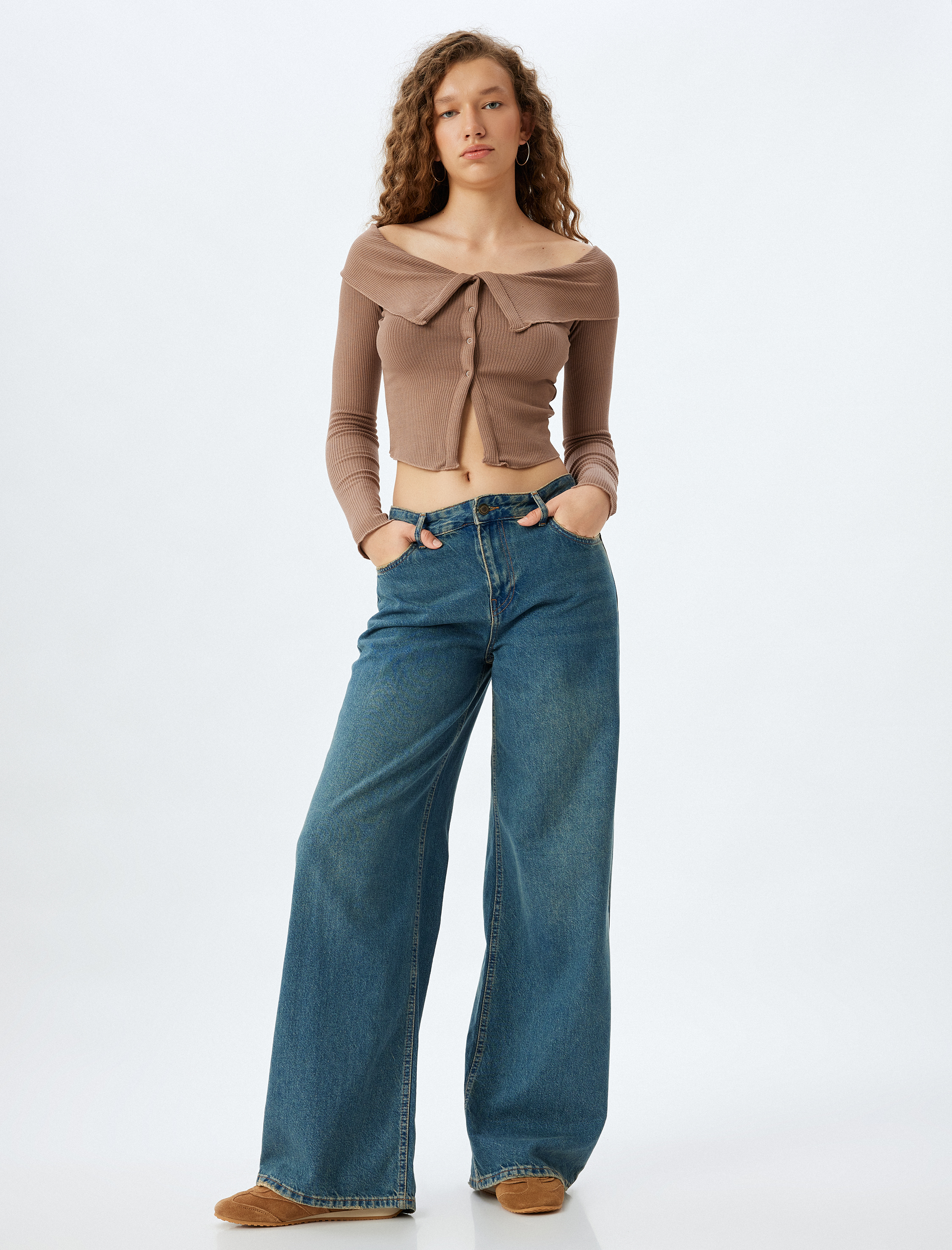   Katlı Yaka Düğmeli Uzun Kollu Slim Fit Tişört