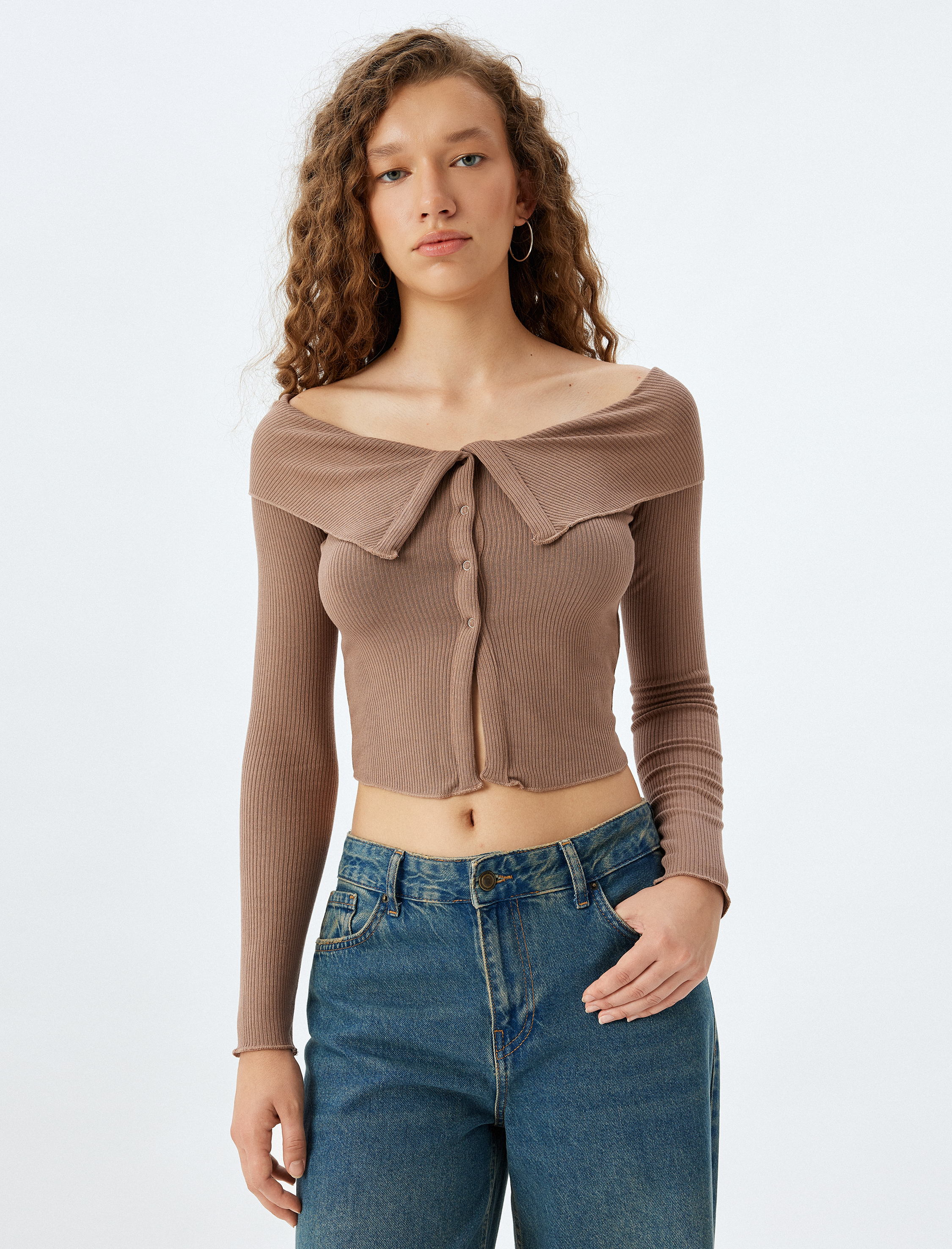   Katlı Yaka Düğmeli Uzun Kollu Slim Fit Tişört