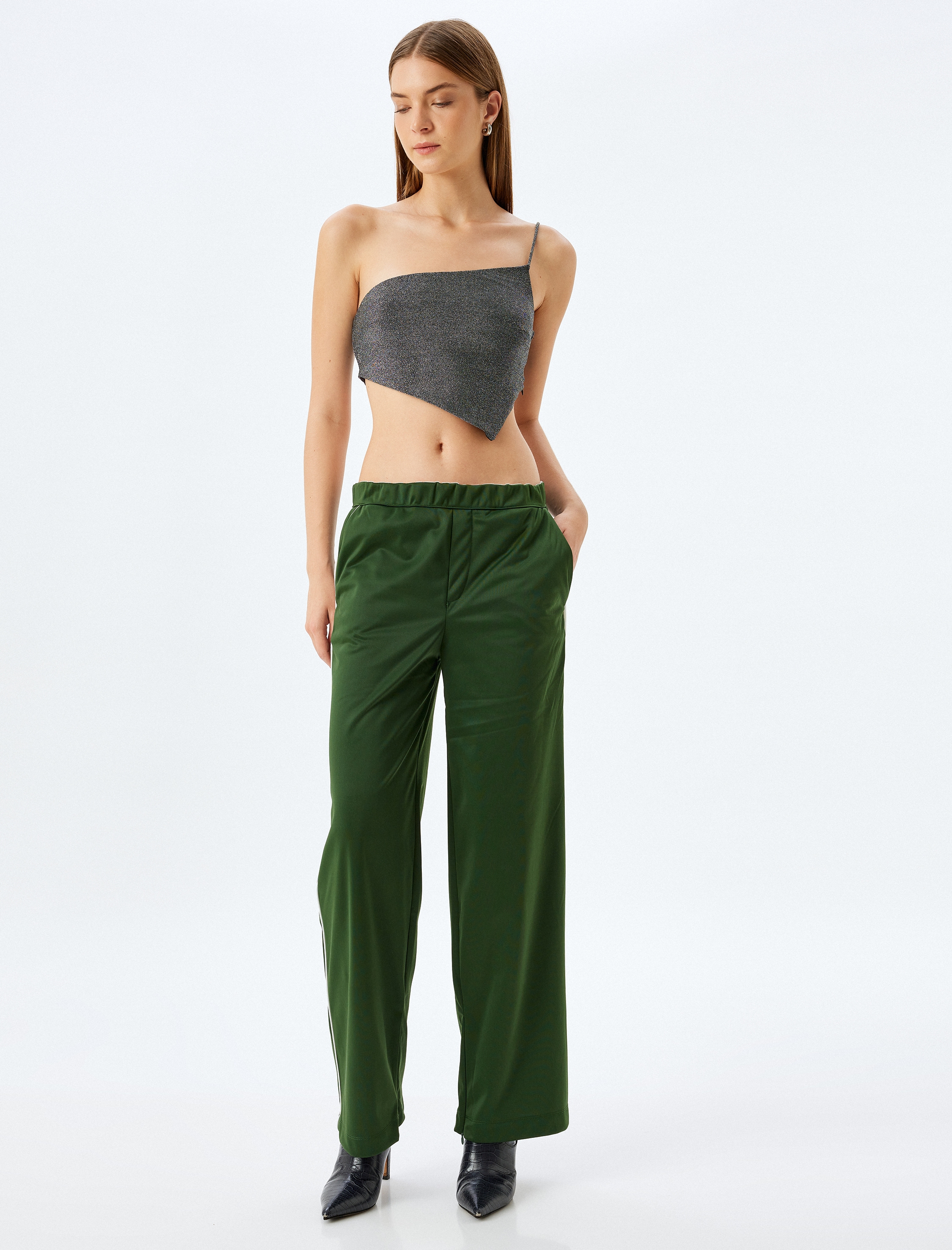   Koton X İnji - Crop Simli Tek Omuz Asimetrik Kesim Slim Fit Bluz