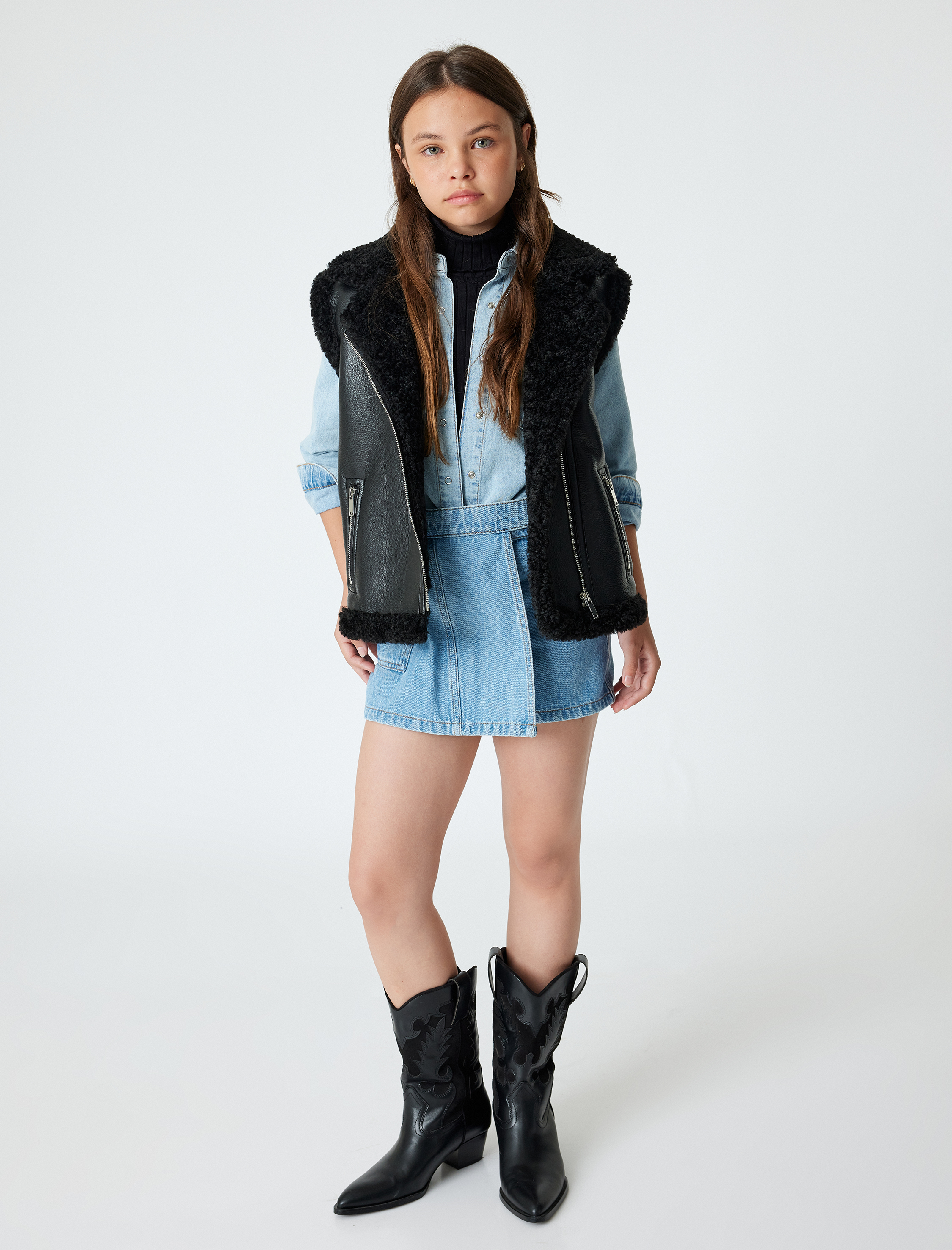  Kız Çocuk Pamuklu Cep Detaylı Kruvaze Denim Şort Etek