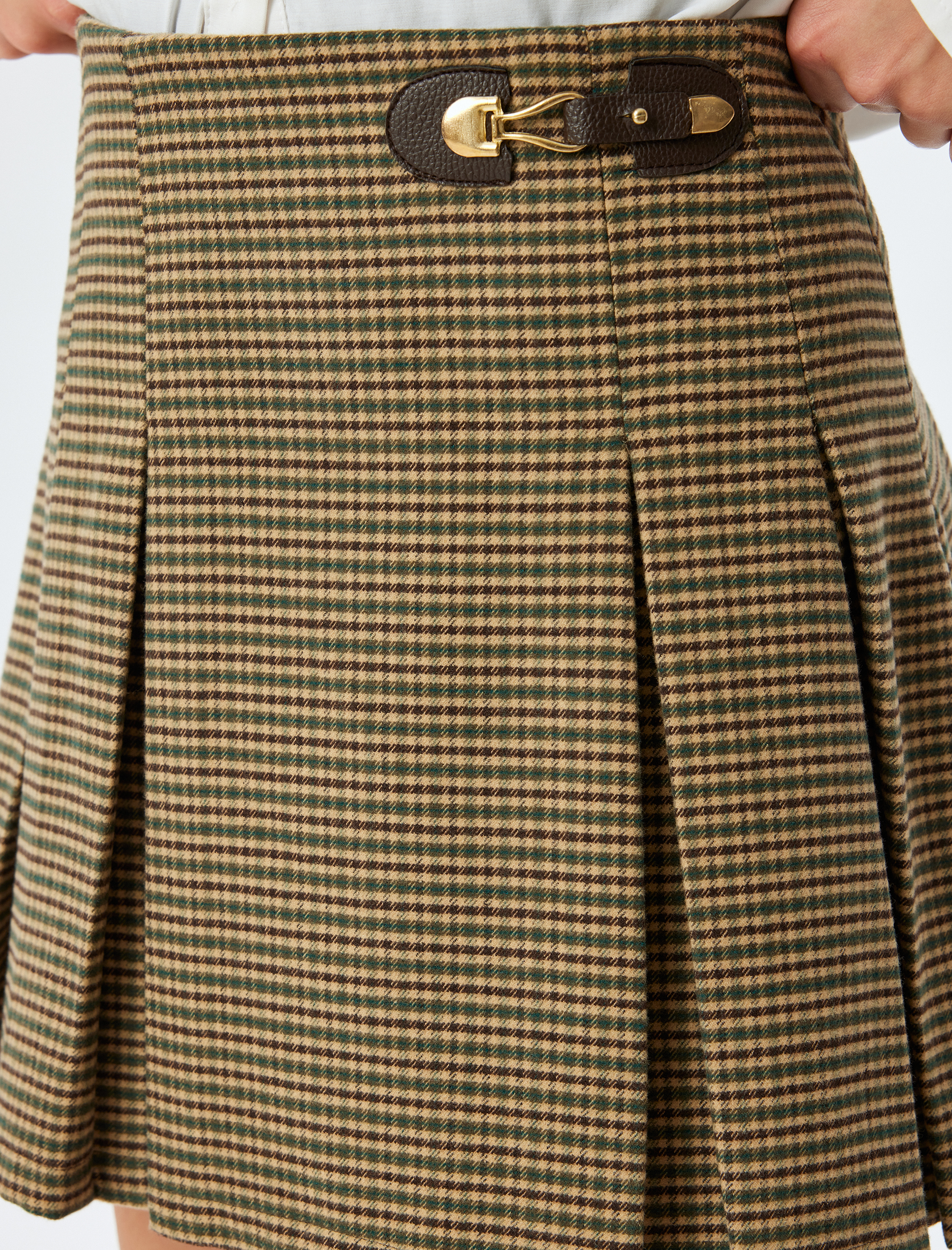   Mini Pileli Etek A Kesim Metal Aksesuar Detaylı