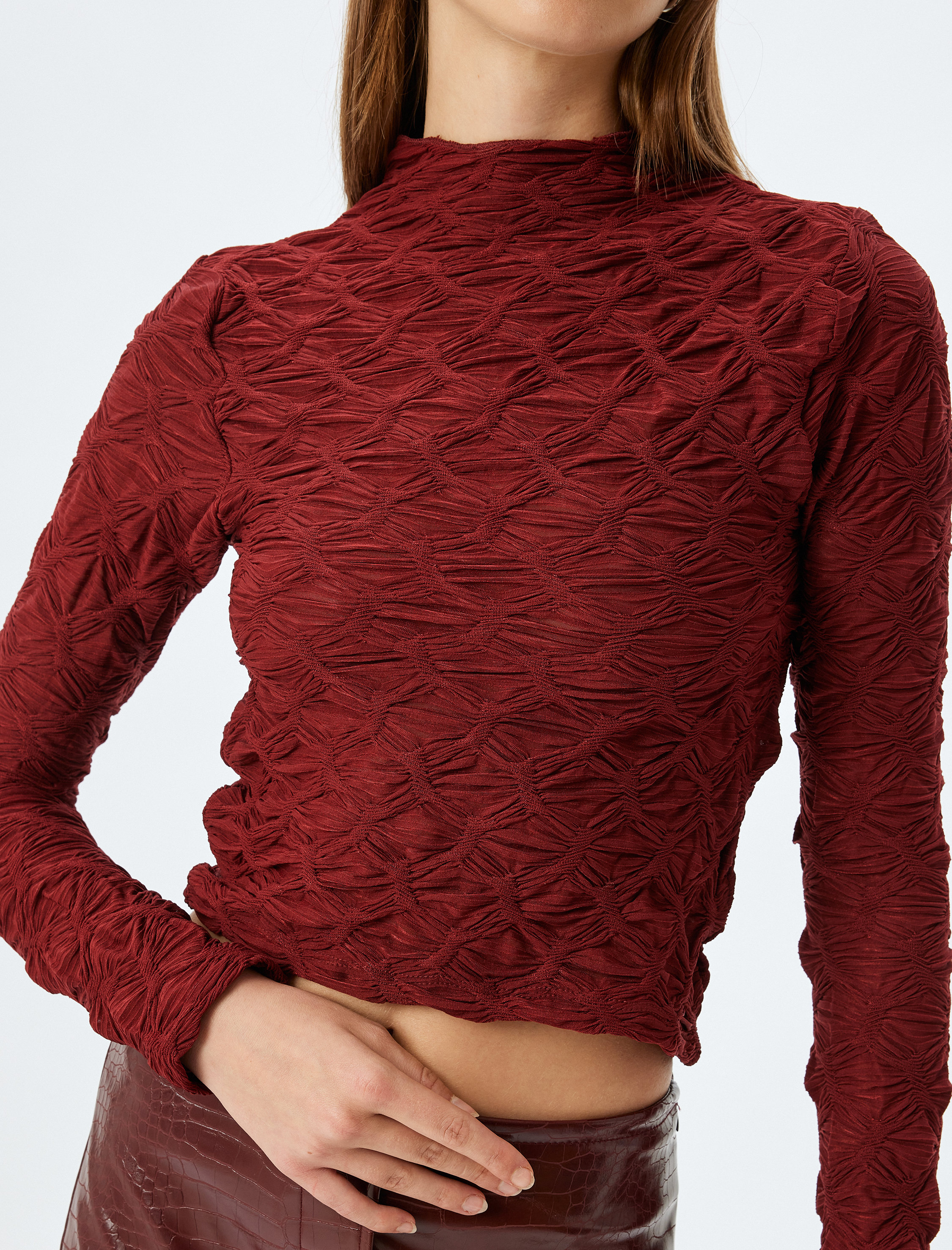 Dokulu Yarı Transparan Body Dik Yaka Uzun Kollu Slim Fit