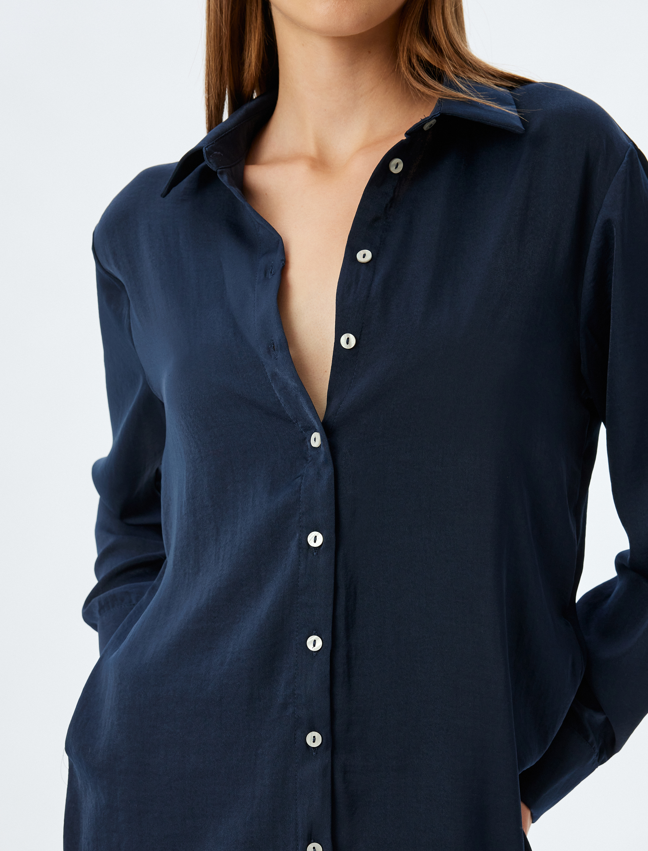   Uzun Kollu Gömlek Klasik Yaka Düğmeli