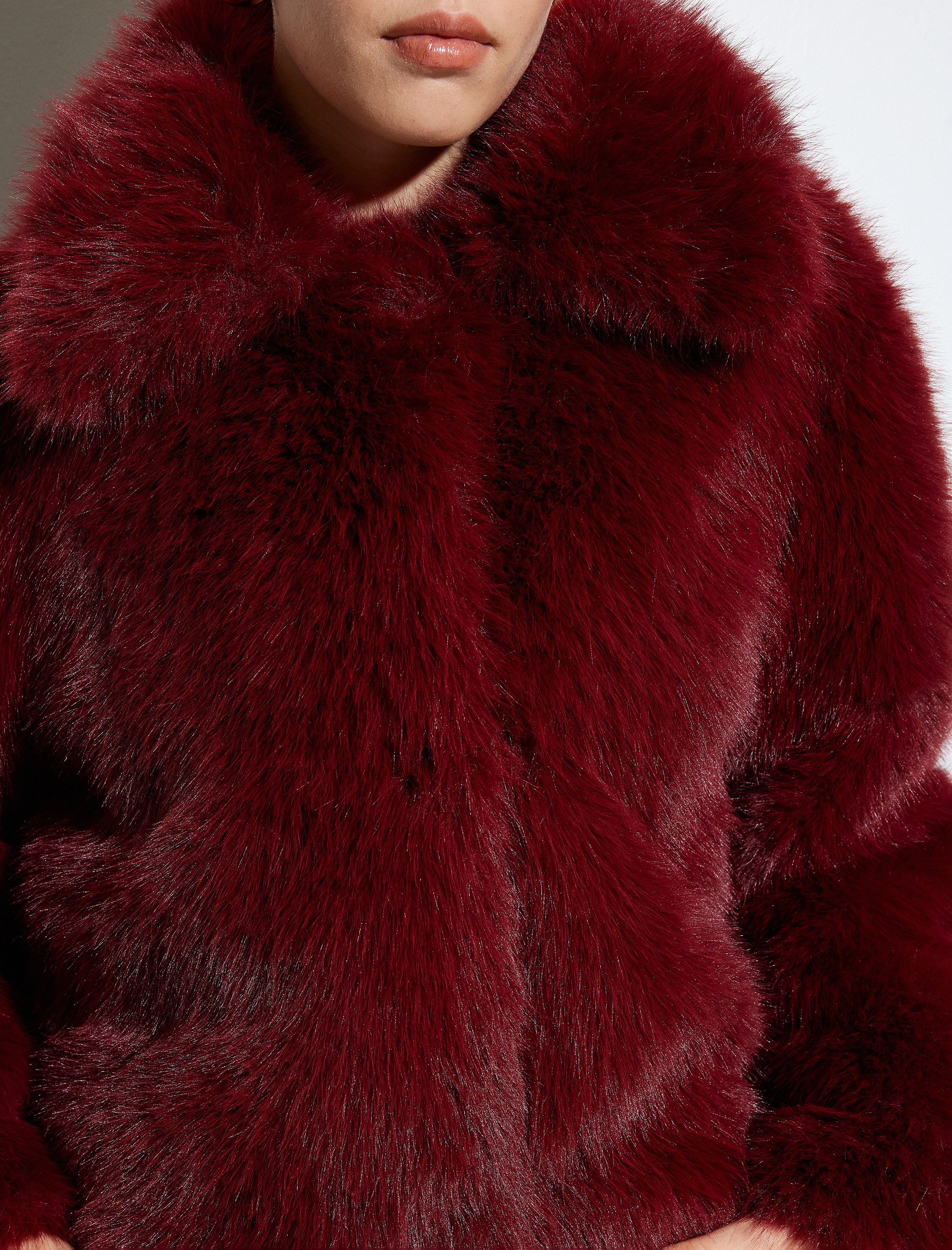   Uzun Kollu Peluş Mont