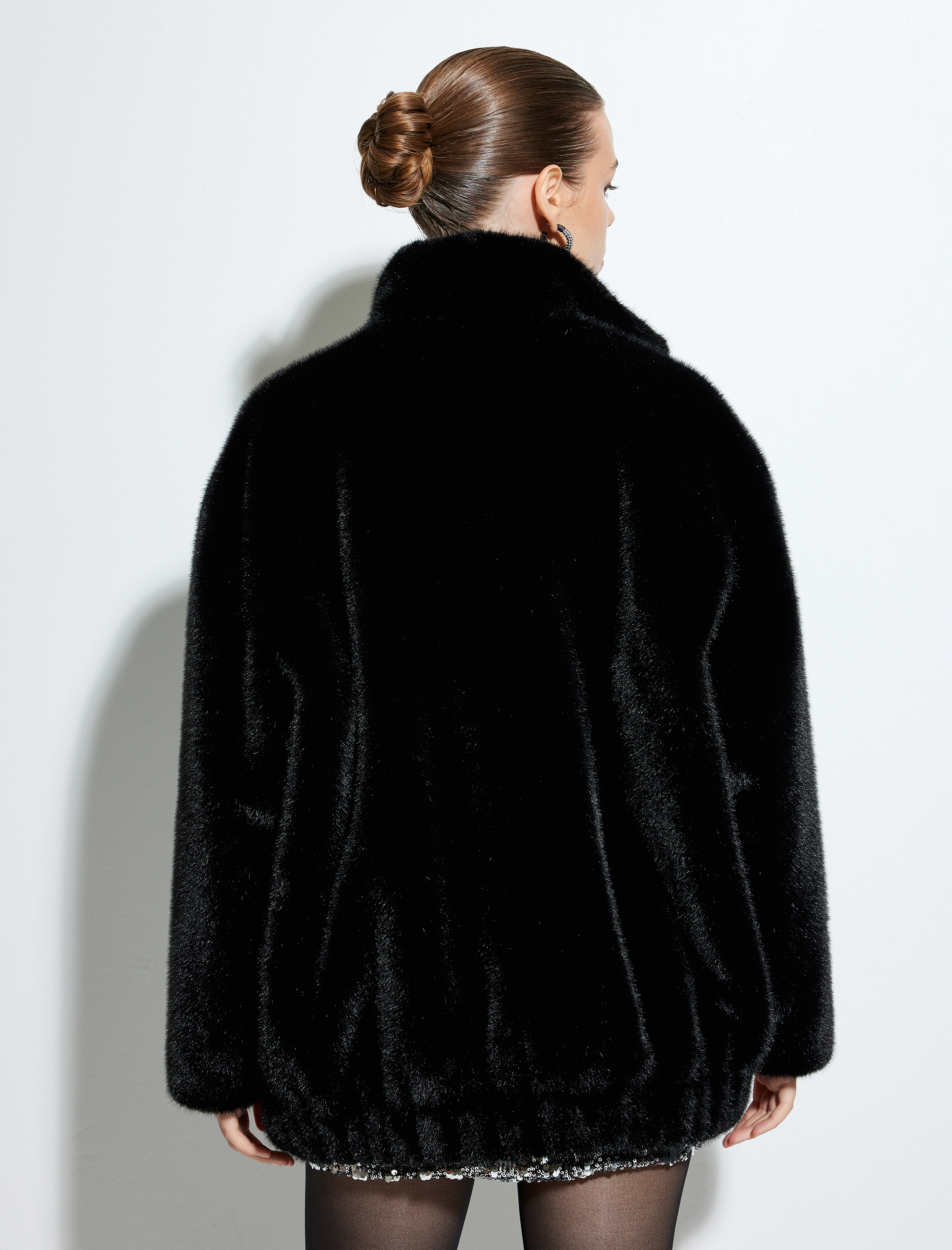 Oversize Peluş Kaban Dik Yaka Fermuarlı Cepli
