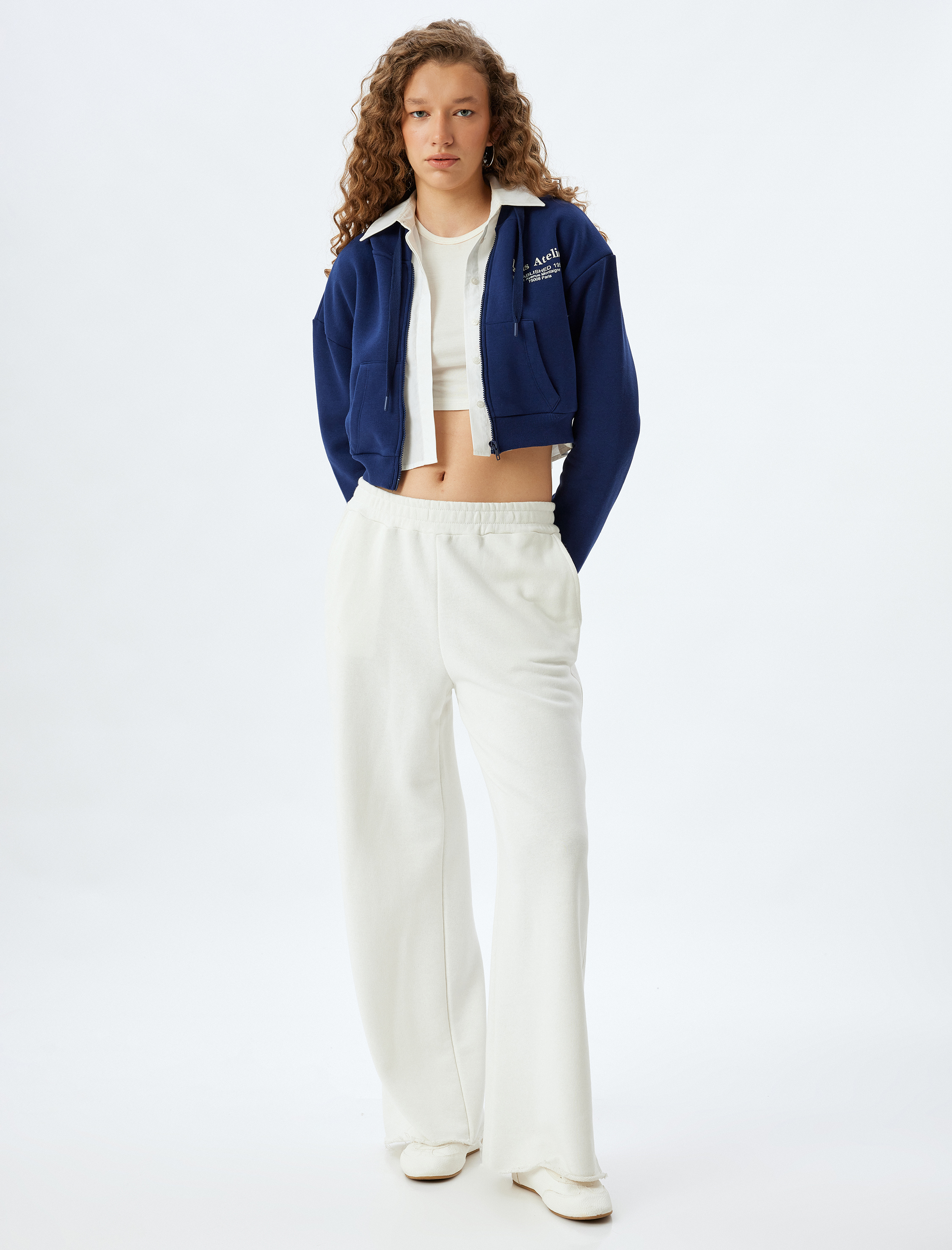   Şardonlu Fermuarlı Sweatshirt Crop Arkası Baskılı Cep Detaylı Slim Fit