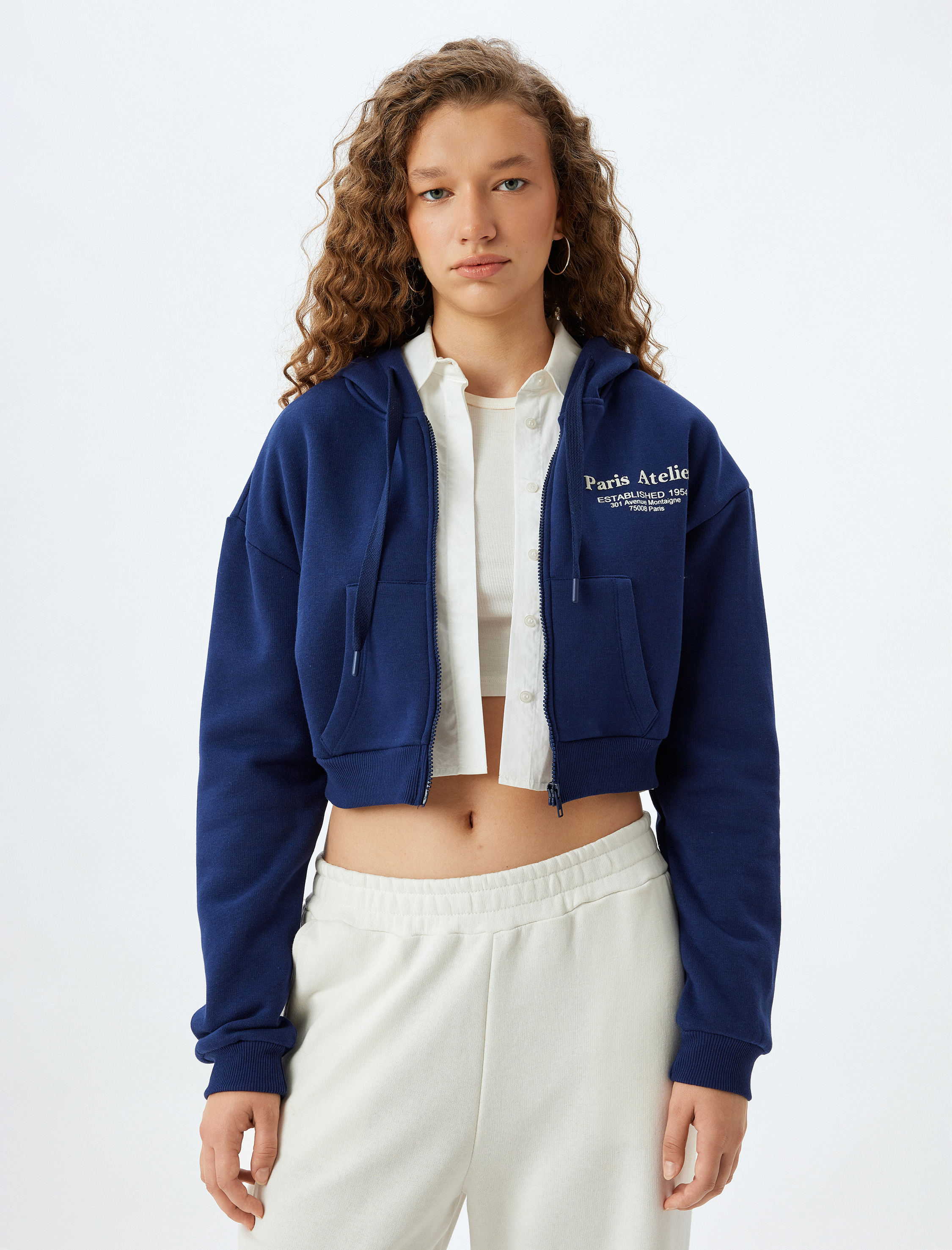   Şardonlu Fermuarlı Sweatshirt Crop Arkası Baskılı Cep Detaylı Slim Fit