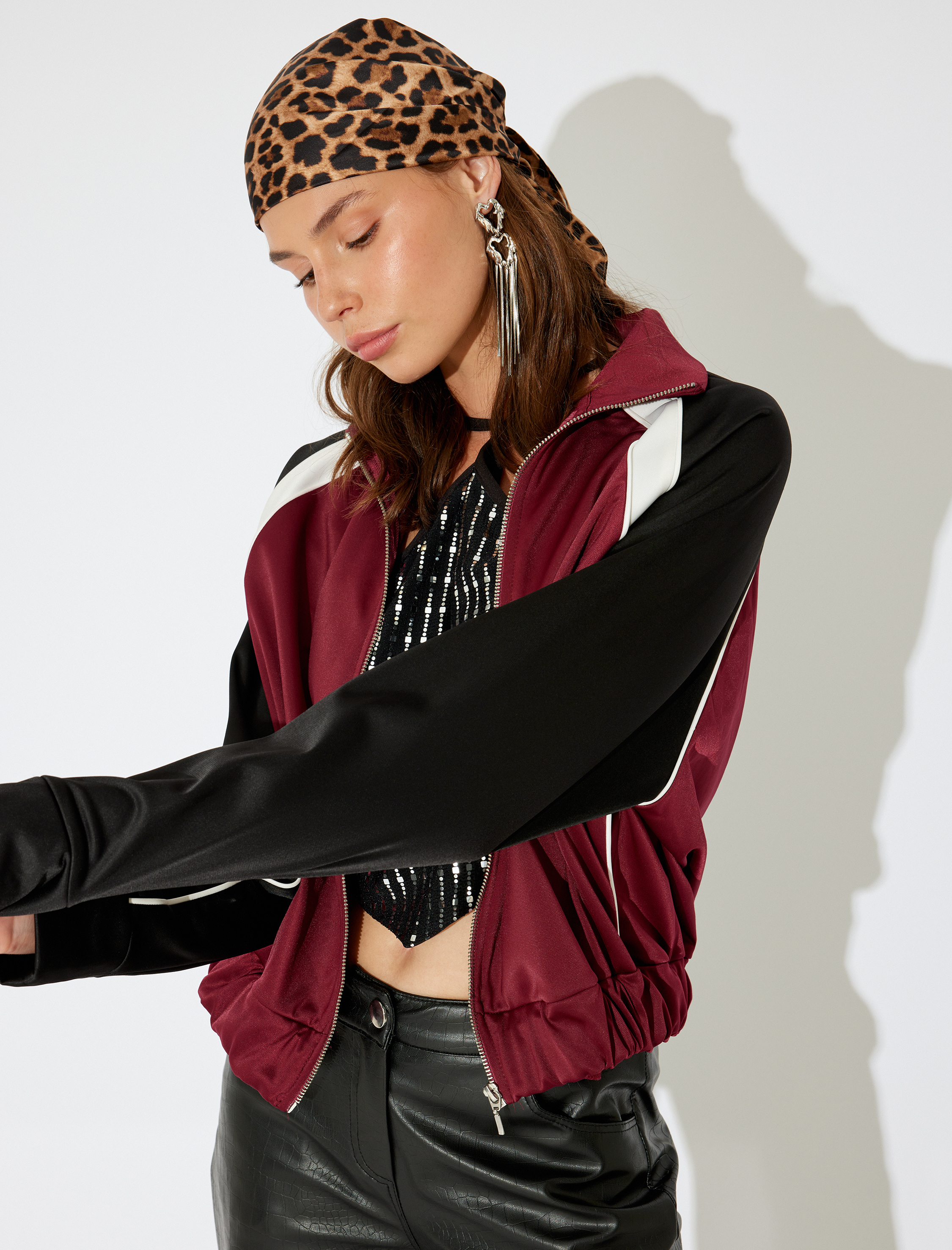   Fermuarlı Dik Yaka Renk Bloklu Rahat Kalıp Sweatshirt