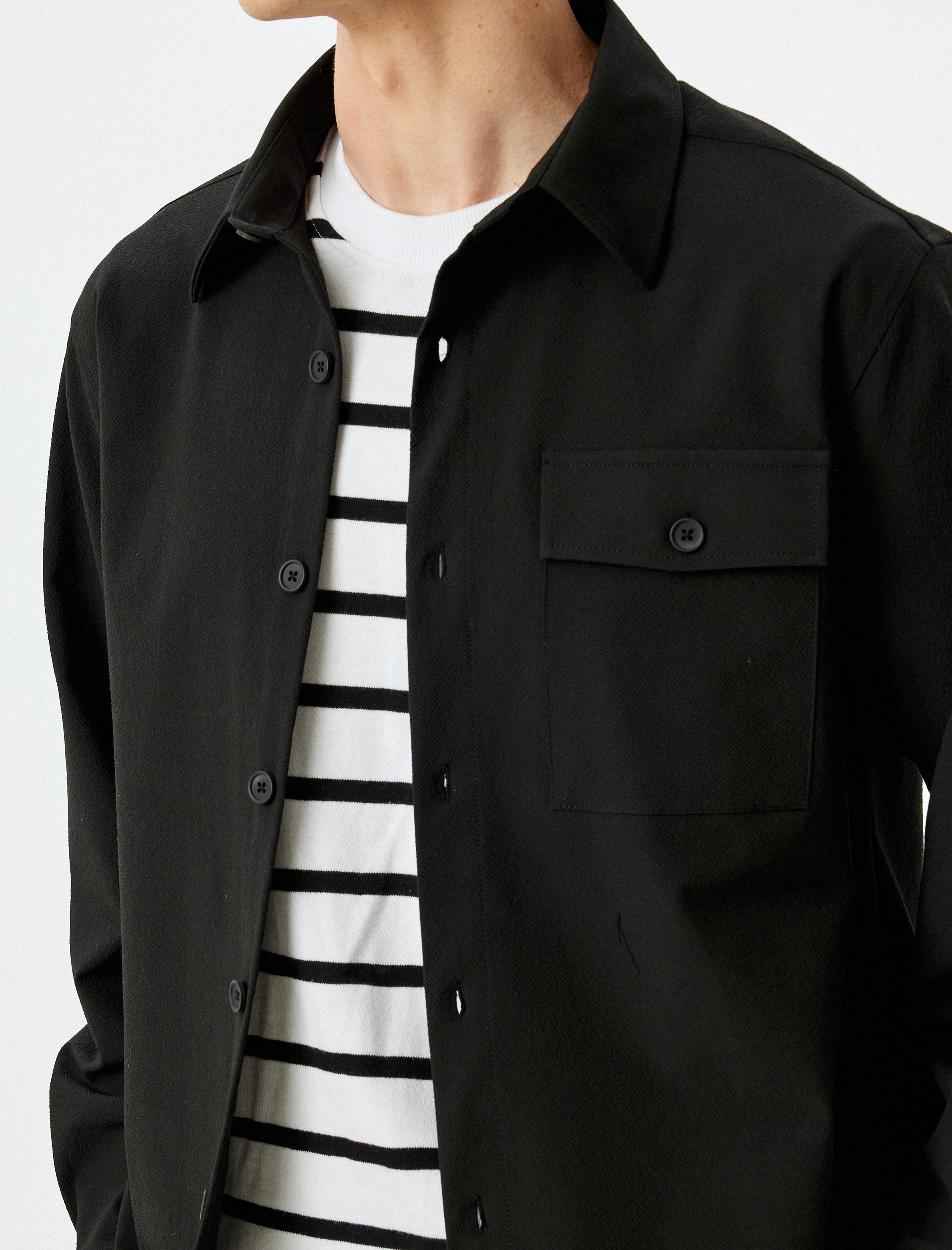   Kapaklı Cep Detaylı Regular Fit Viskon Karışımlı Uzun Kollu Gömlek