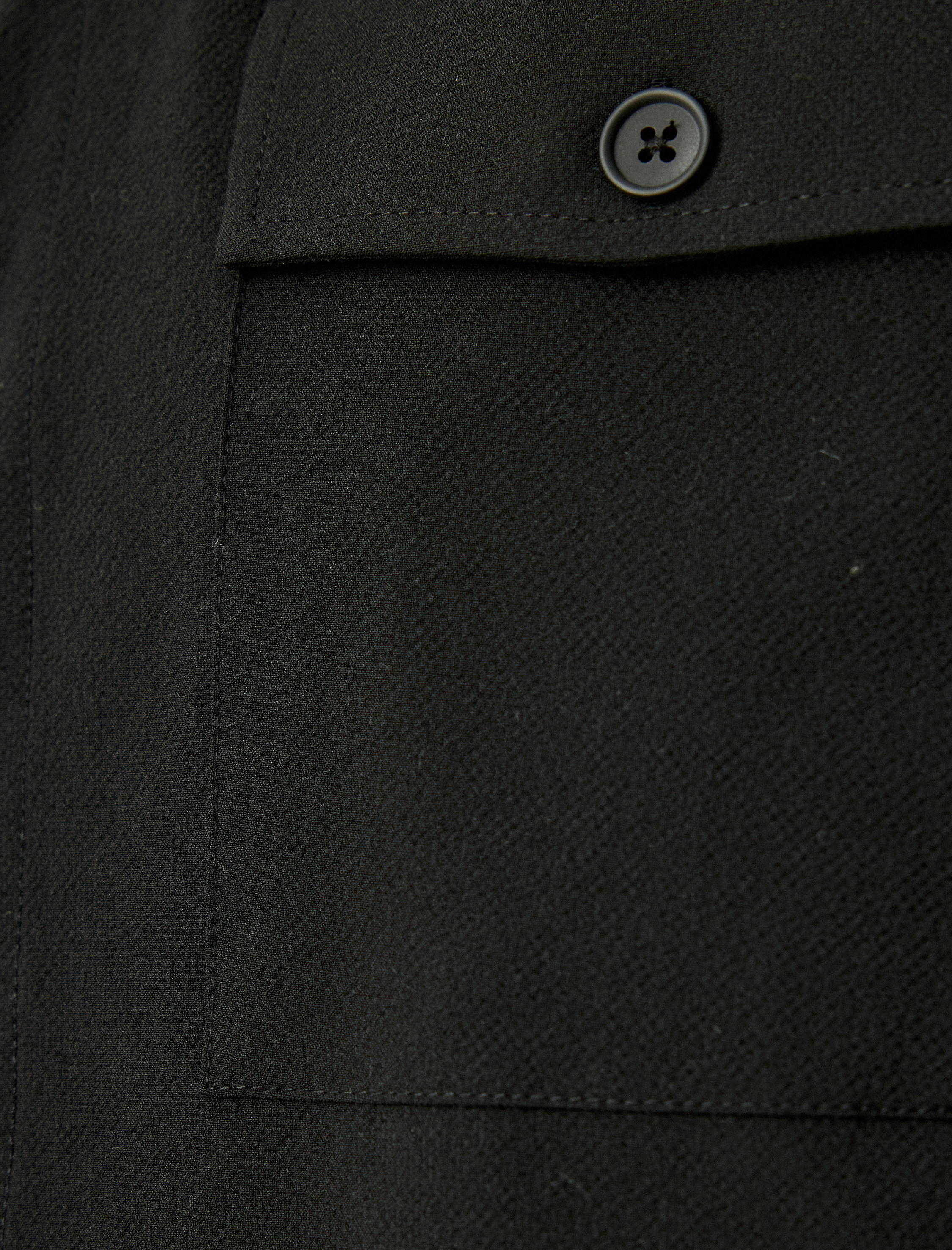   Kapaklı Cep Detaylı Regular Fit Viskon Karışımlı Uzun Kollu Gömlek