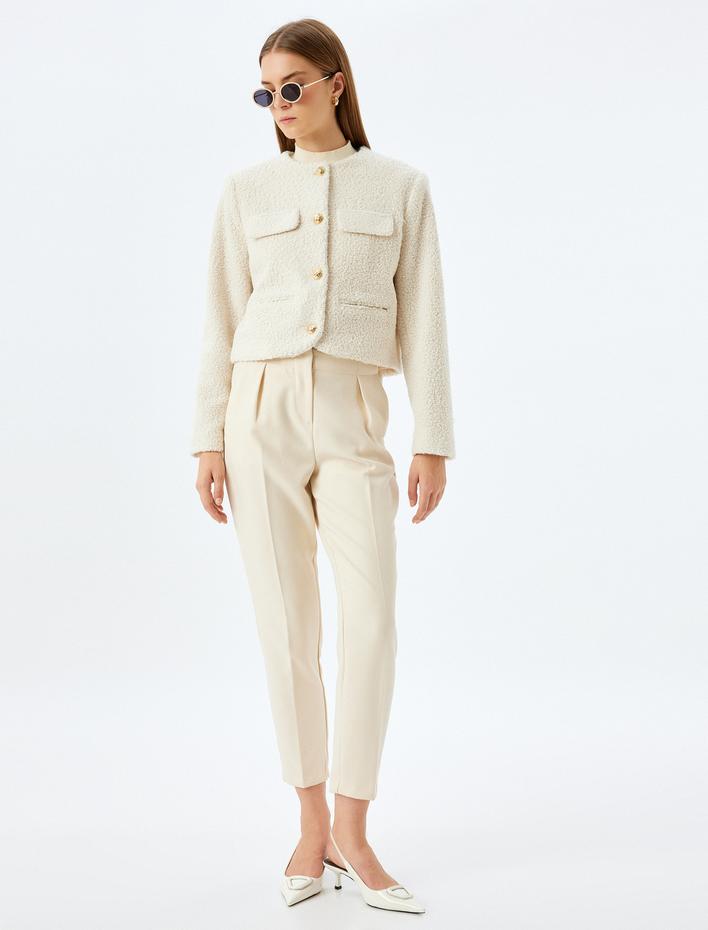  Kapaklı Cep Detaylı Yakasız Crop Peluş Blazer Ceket