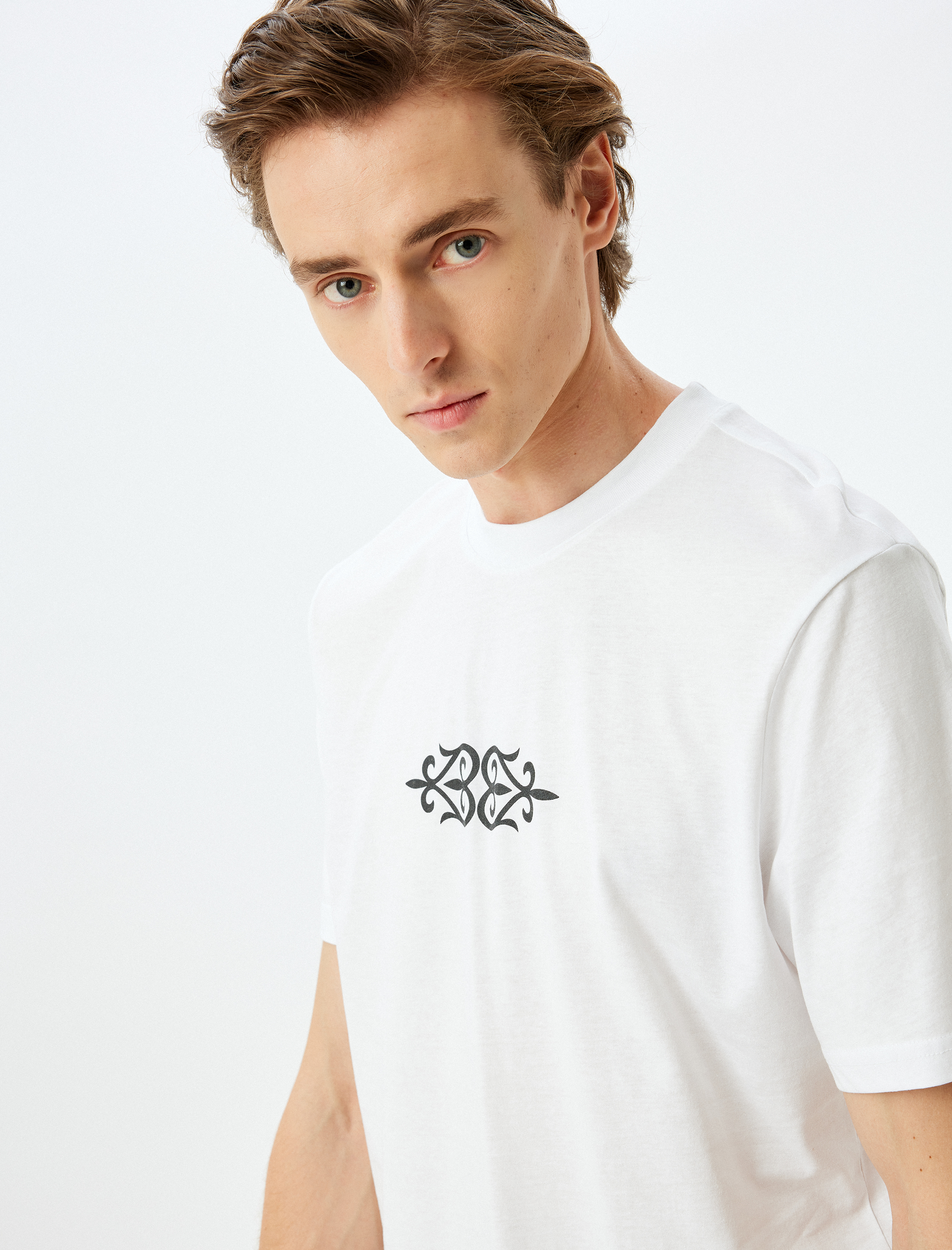   Kısa Kollu Bisiklet Yaka Pamuklu Baskılı Tişört