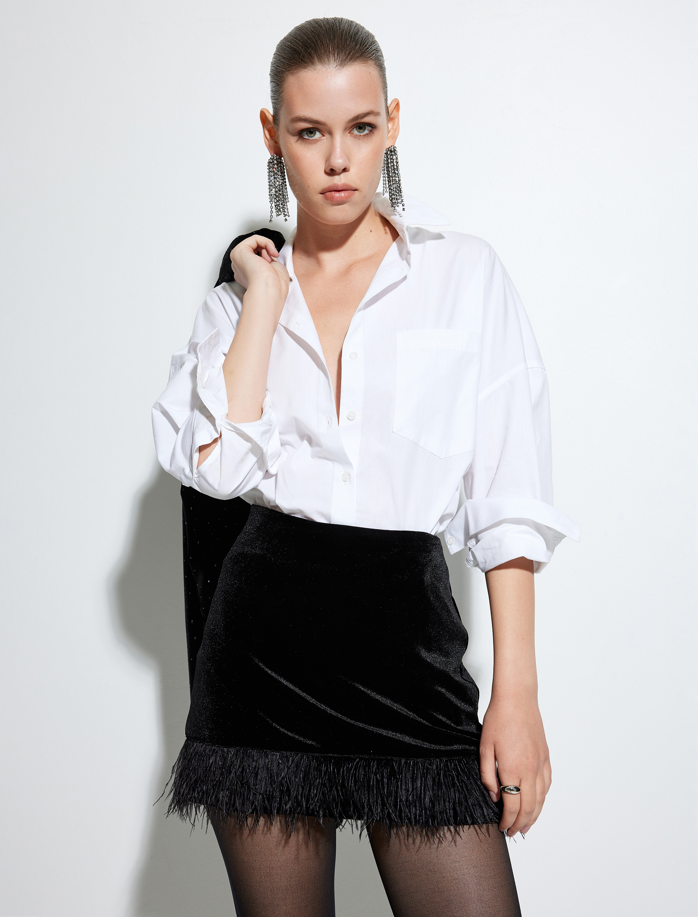   Etek Ucu Tüy Otriş Detaylı Mini Kadife Etek