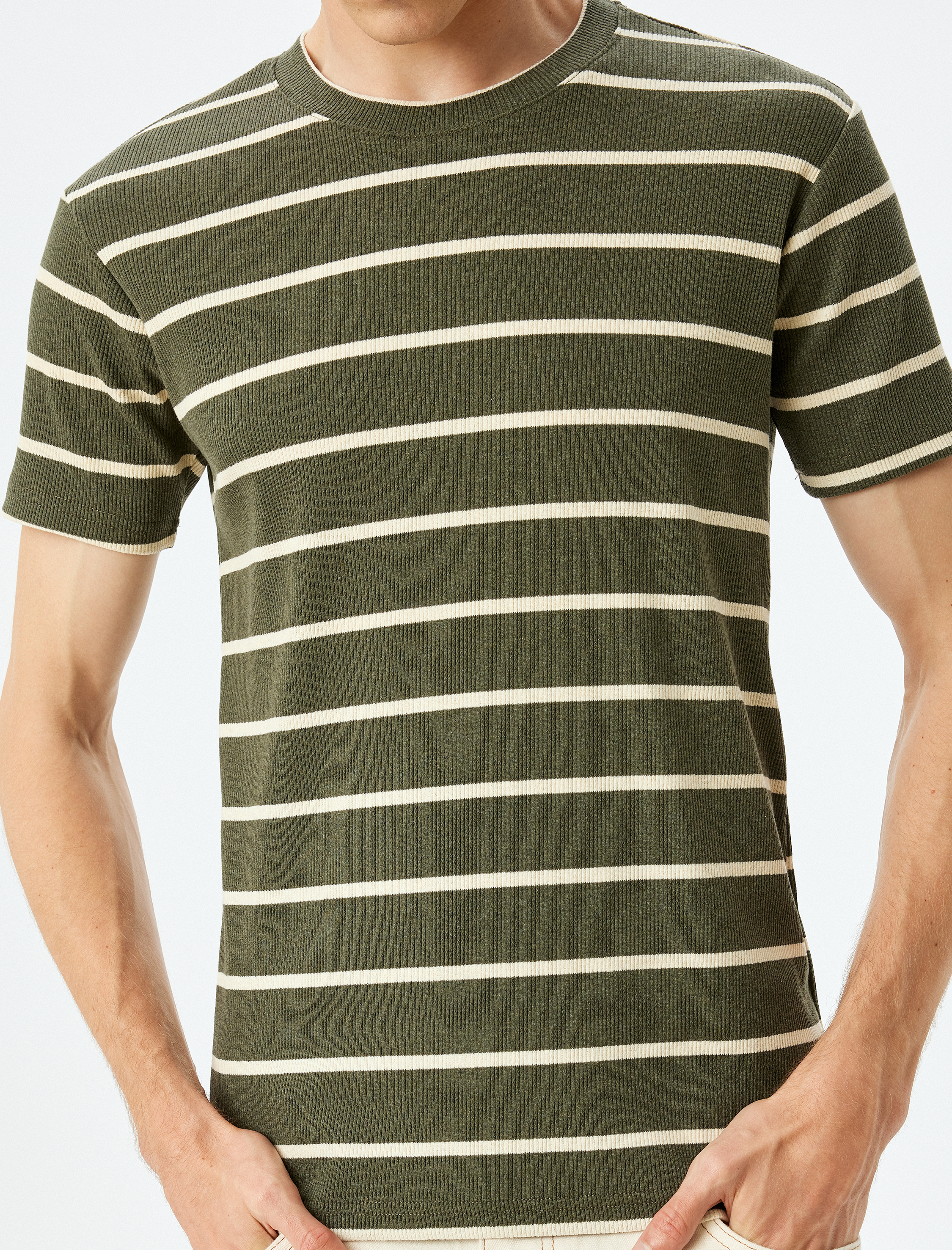   Kısa Kol Bisiklet Yaka Pamuk Karışımlı Slim Fit Tişört