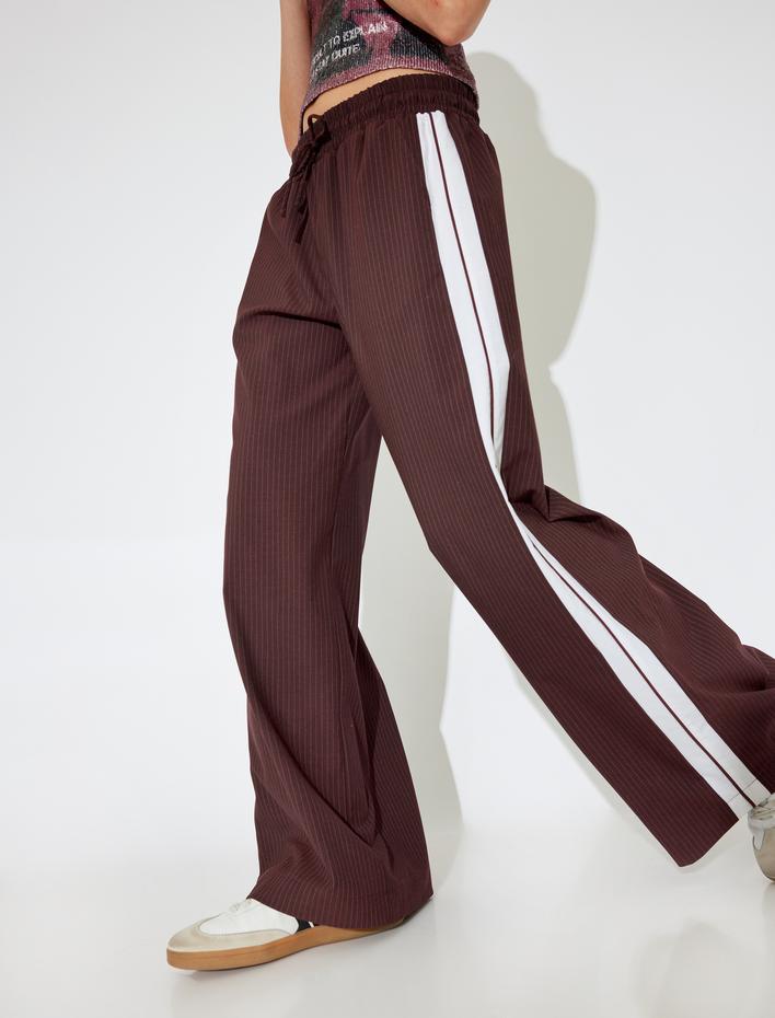  Koton X İnji - Bol Paça Biyeli Beli Bağcıklı Cep Detaylı Eşofman Pantolon