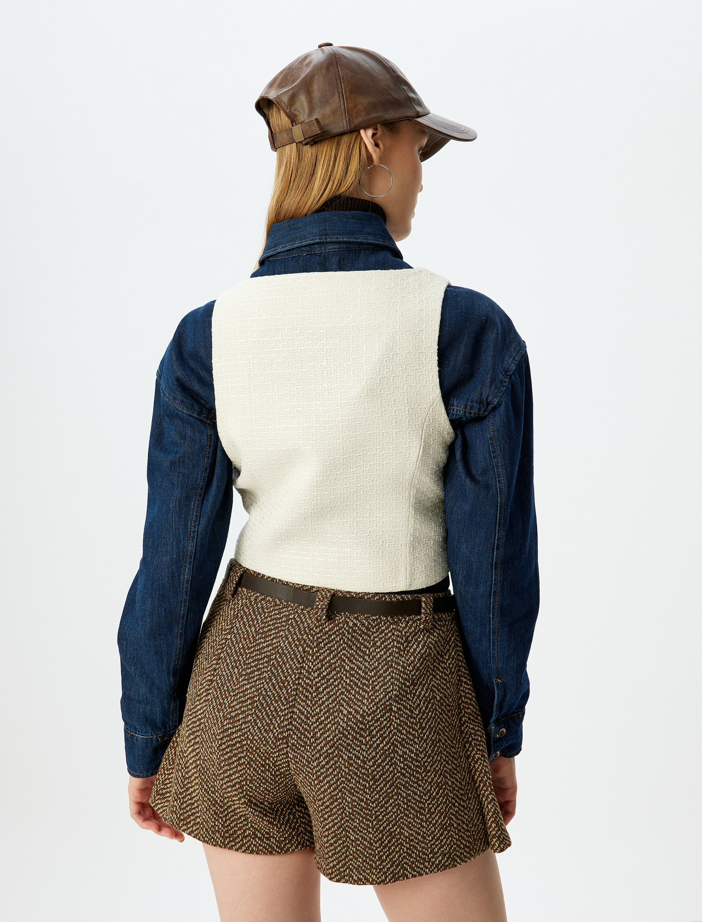   Crop U Yaka Düğmeli Kolsuz Slim Fit Yelek