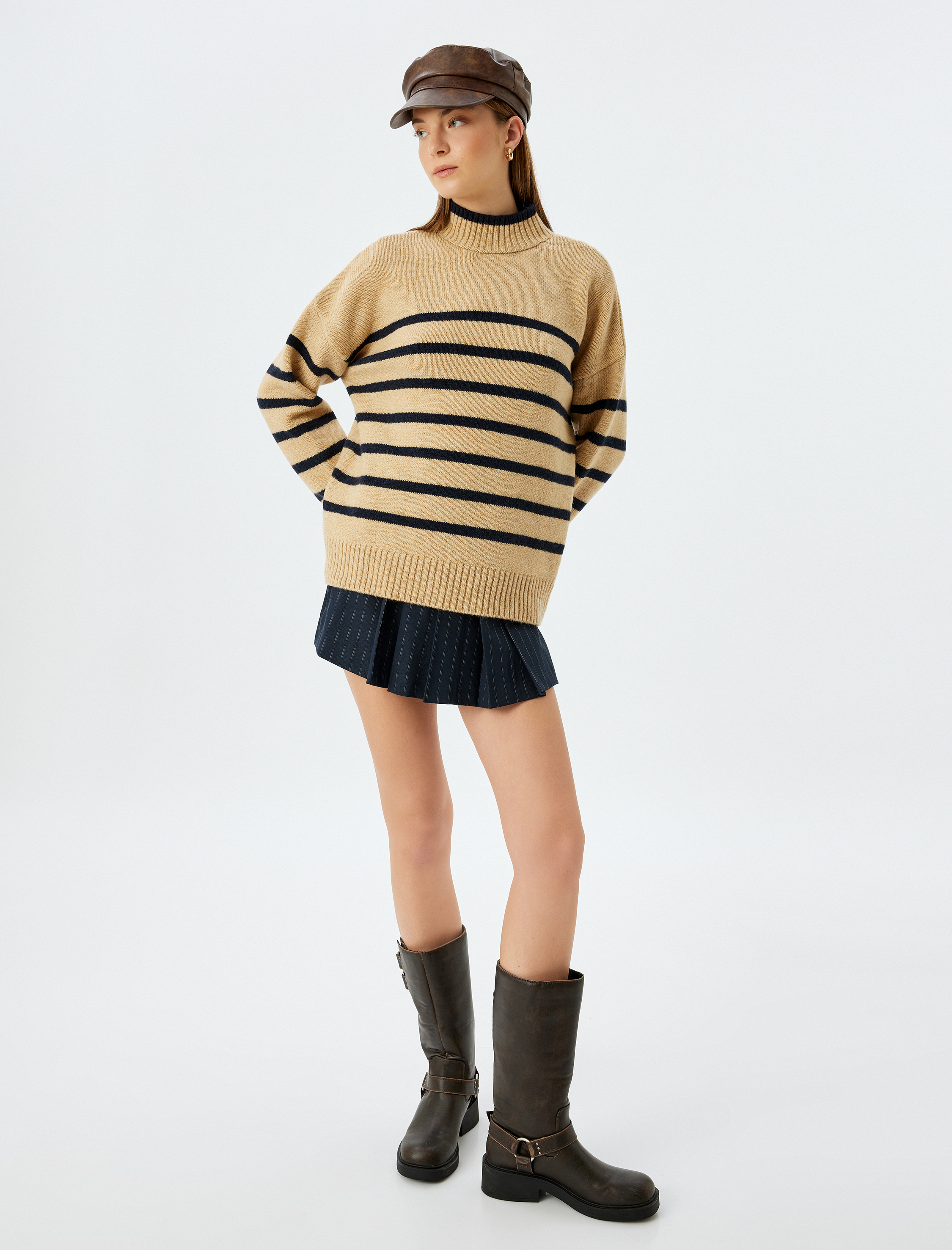   Uzun Kollu Dik Yaka Oversize Kazak