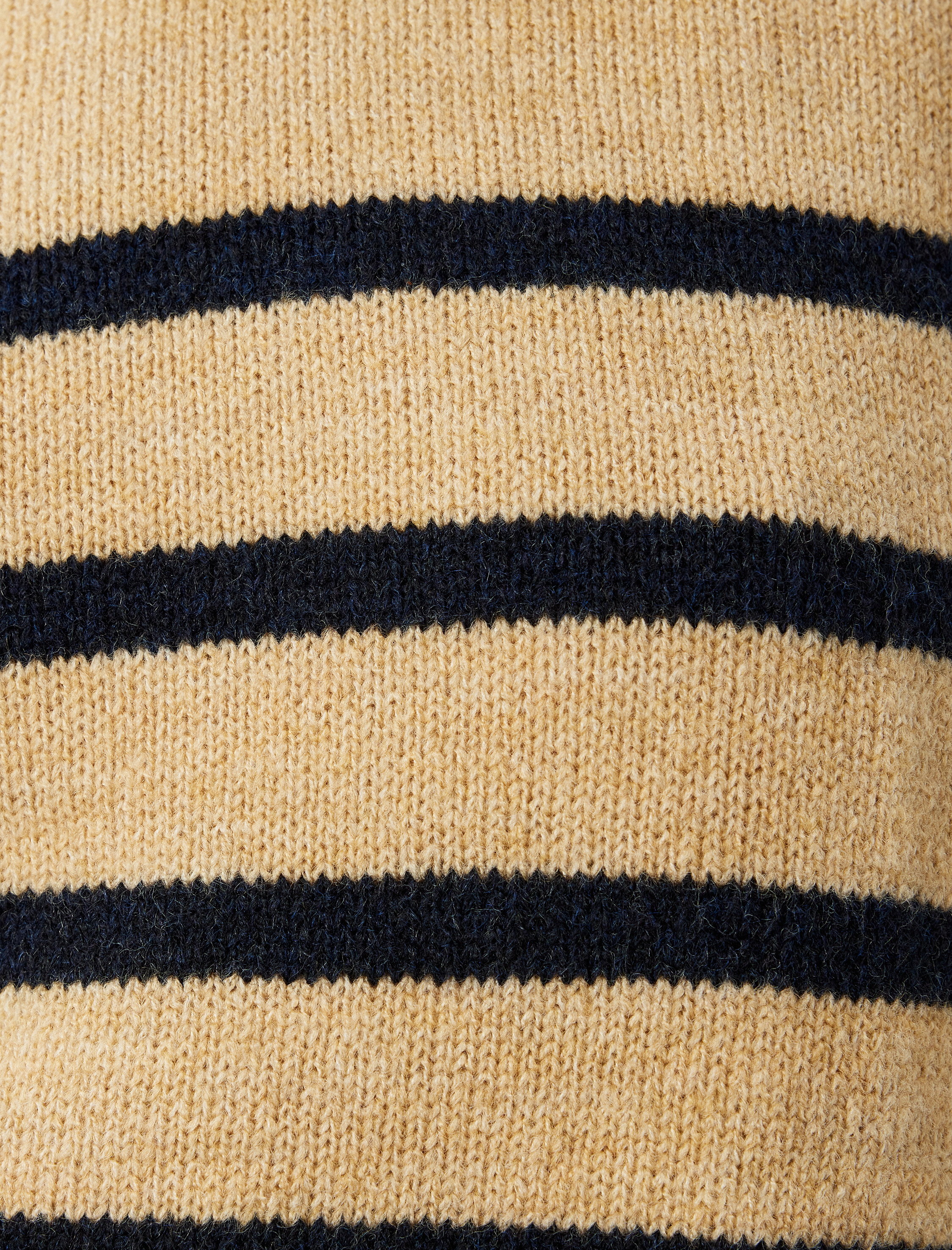   Uzun Kollu Dik Yaka Oversize Kazak