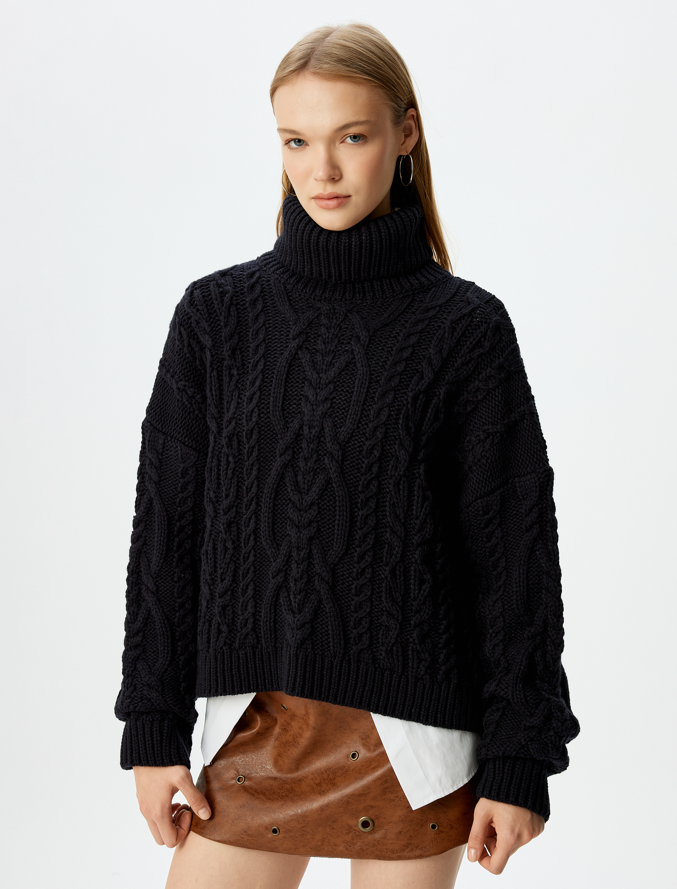   Balıkçı Yaka Saç Örgü Dokulu Triko Kazak