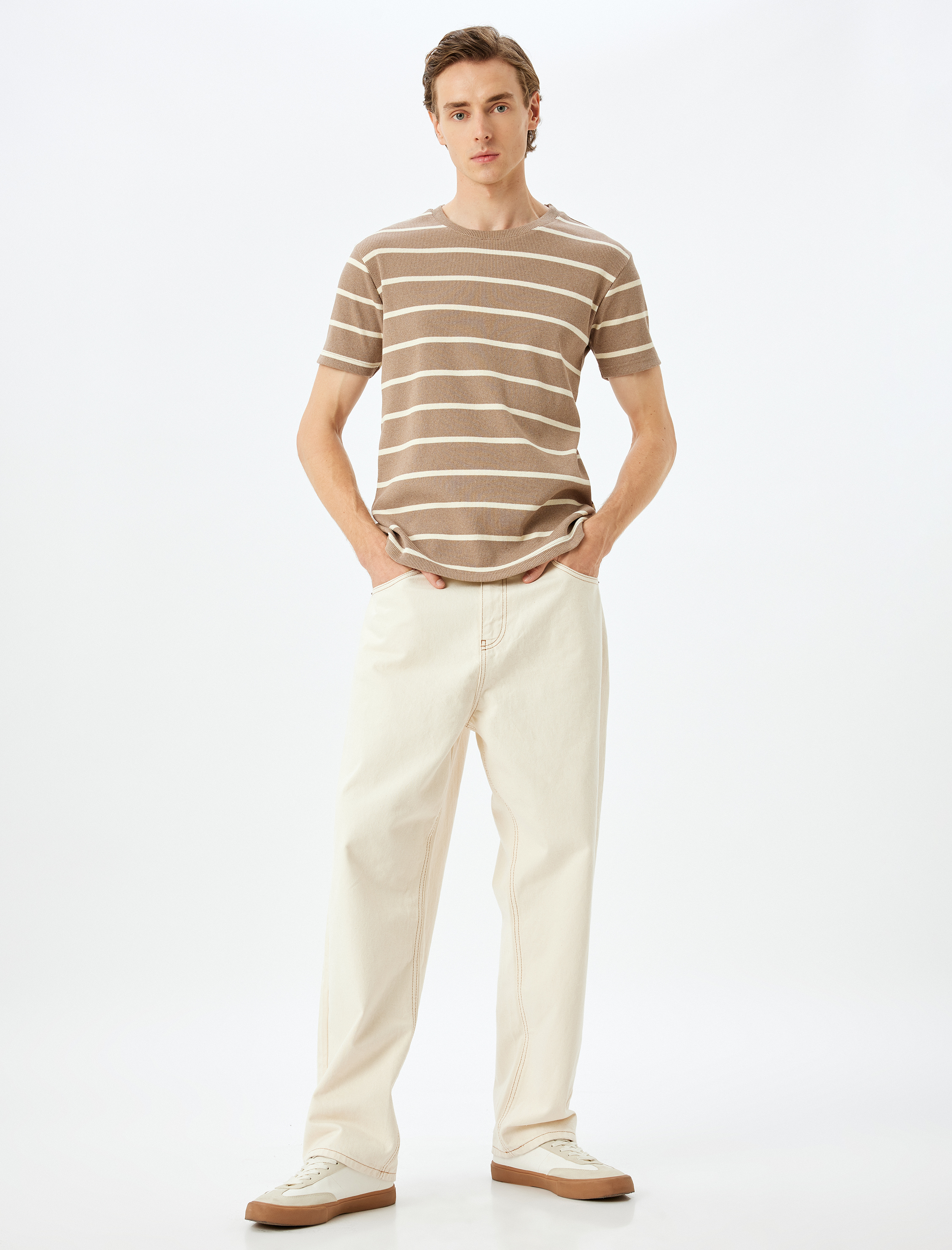   Kısa Kol Bisiklet Yaka Pamuk Karışımlı Slim Fit Tişört