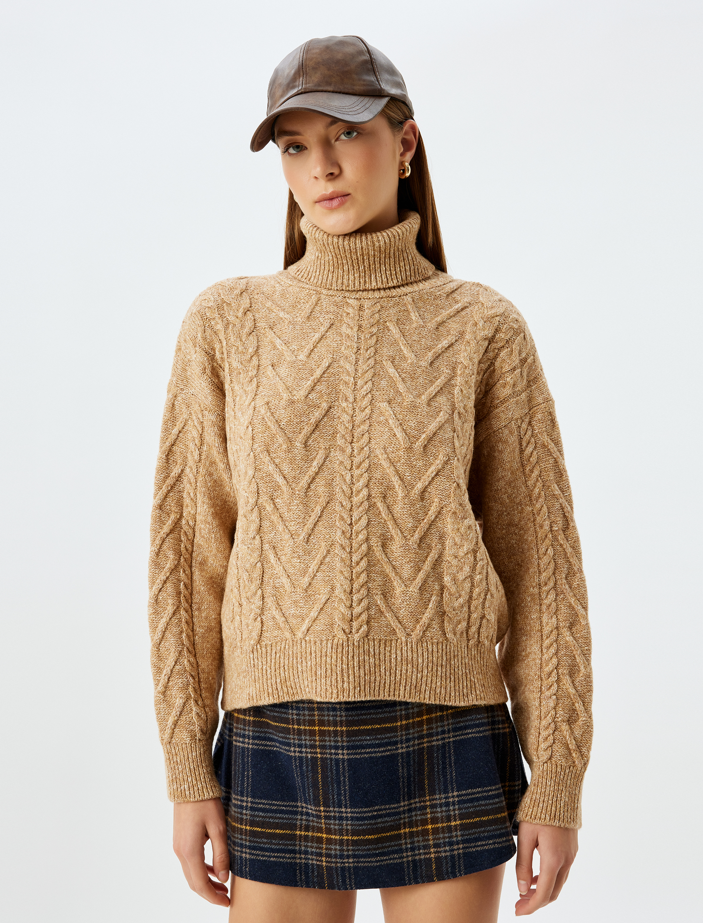   Uzun Kollu Saç Örgü Dokulu Balıkçı Yaka Triko Kazak