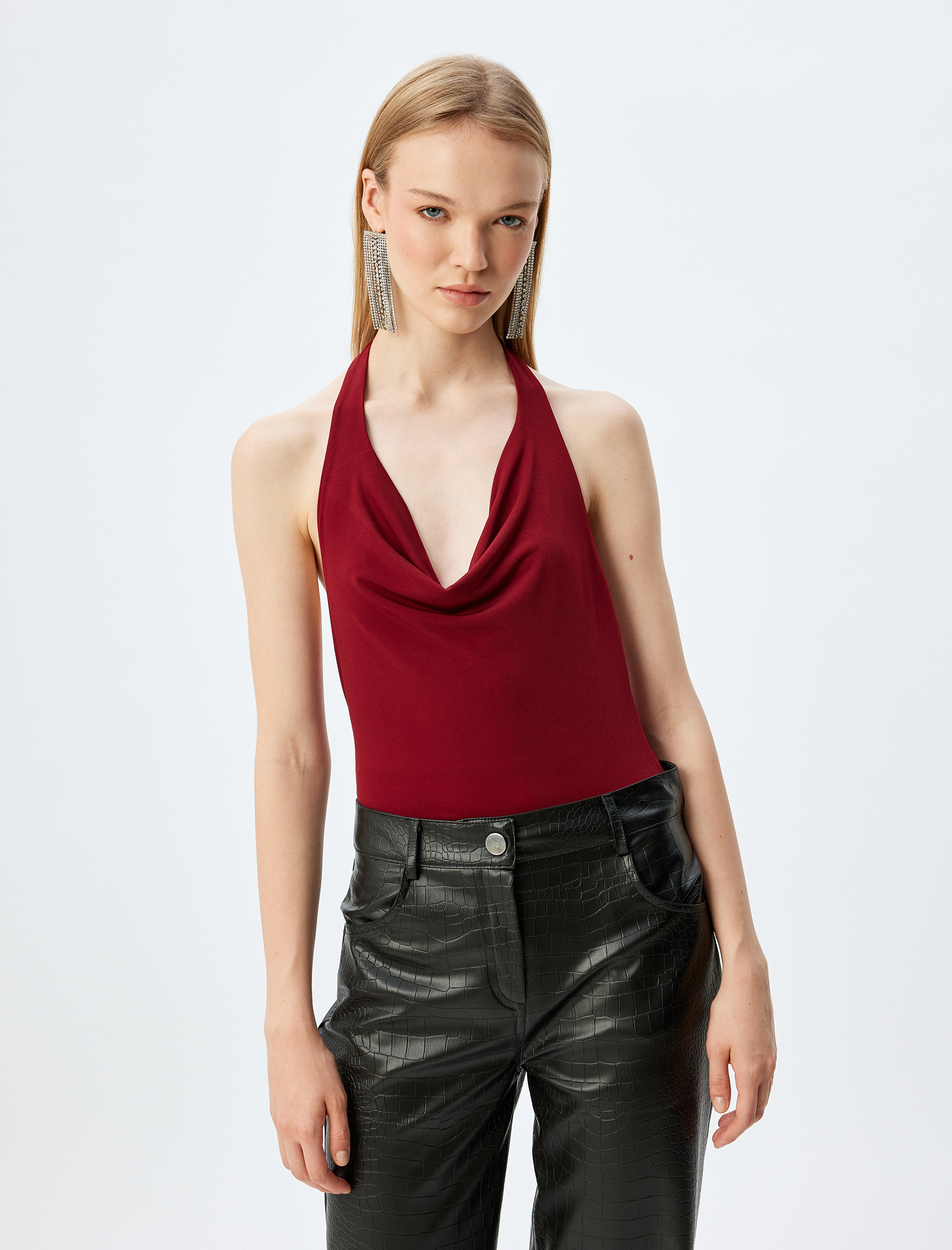   Degaje Yaka Bluz Koluz Sırtı Açık