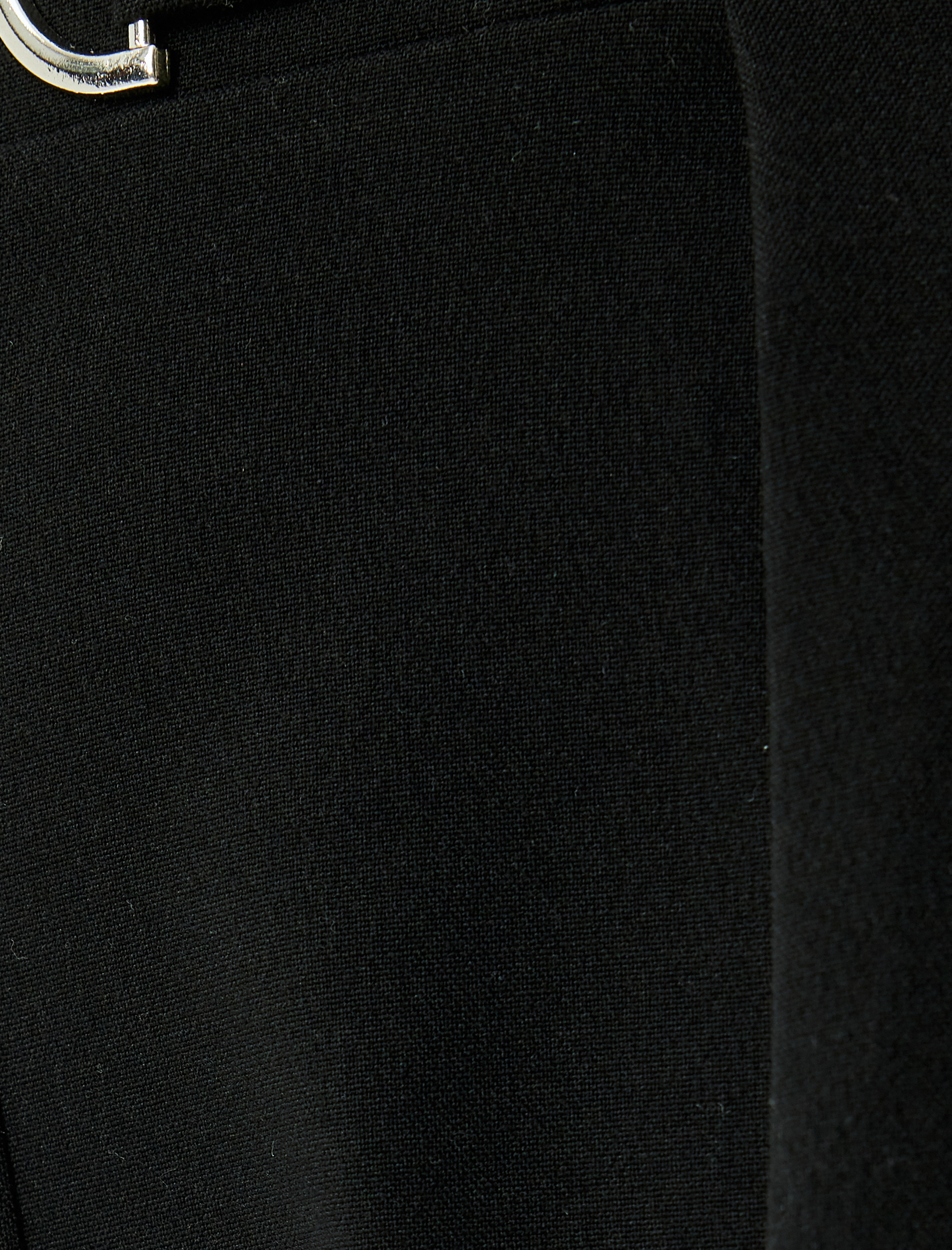   Aksesuarlı Kemer Detaylı Pileli Geniş Paça Yüksek Bel Kumaş Pantolon