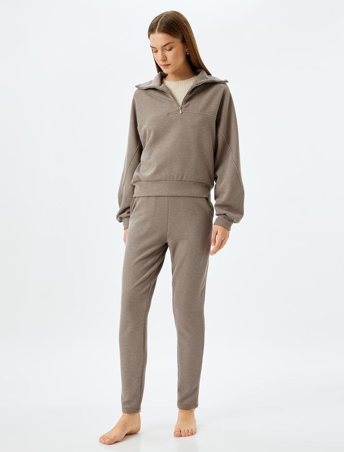  Uzun Kollu Yarım Fermuar Detaylı Dik Yaka Örme Pijama Üstü