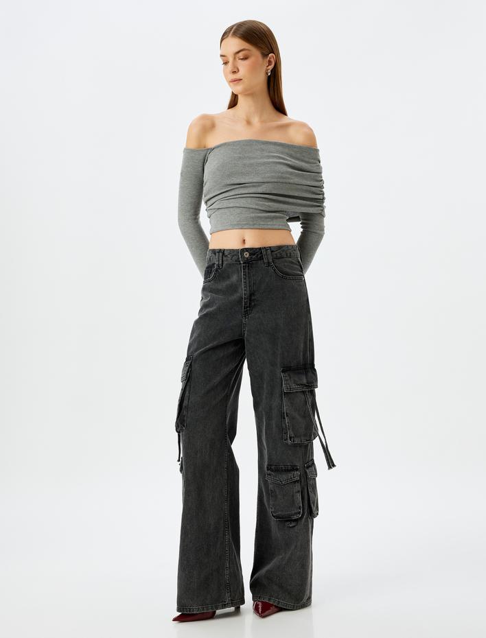  Uzun Kollu Slim Fit Asimetrik Omzu Açık Madonna Yaka Crop Tişört